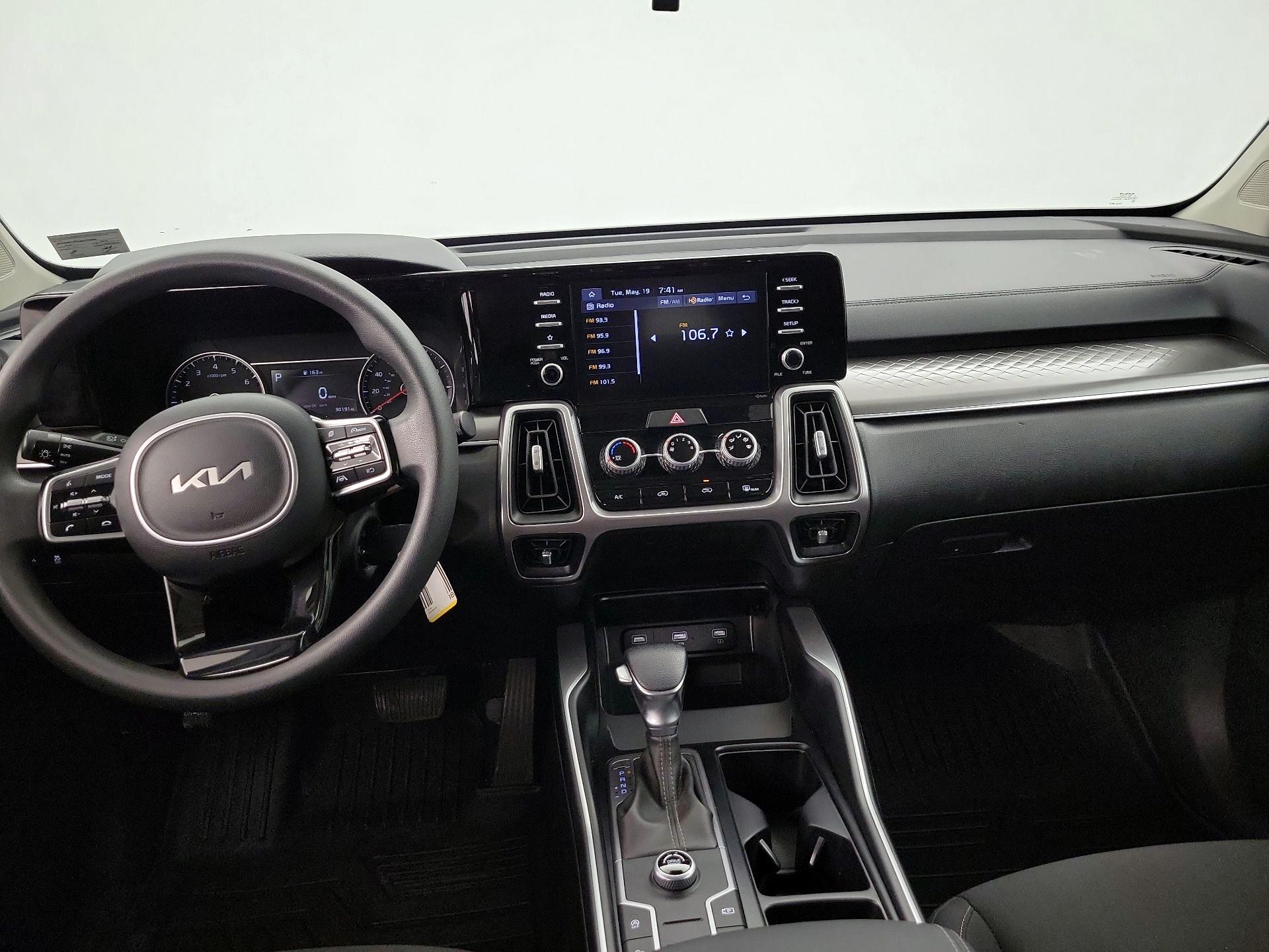 Thumbnail: 2022 Kia Sorento - 9