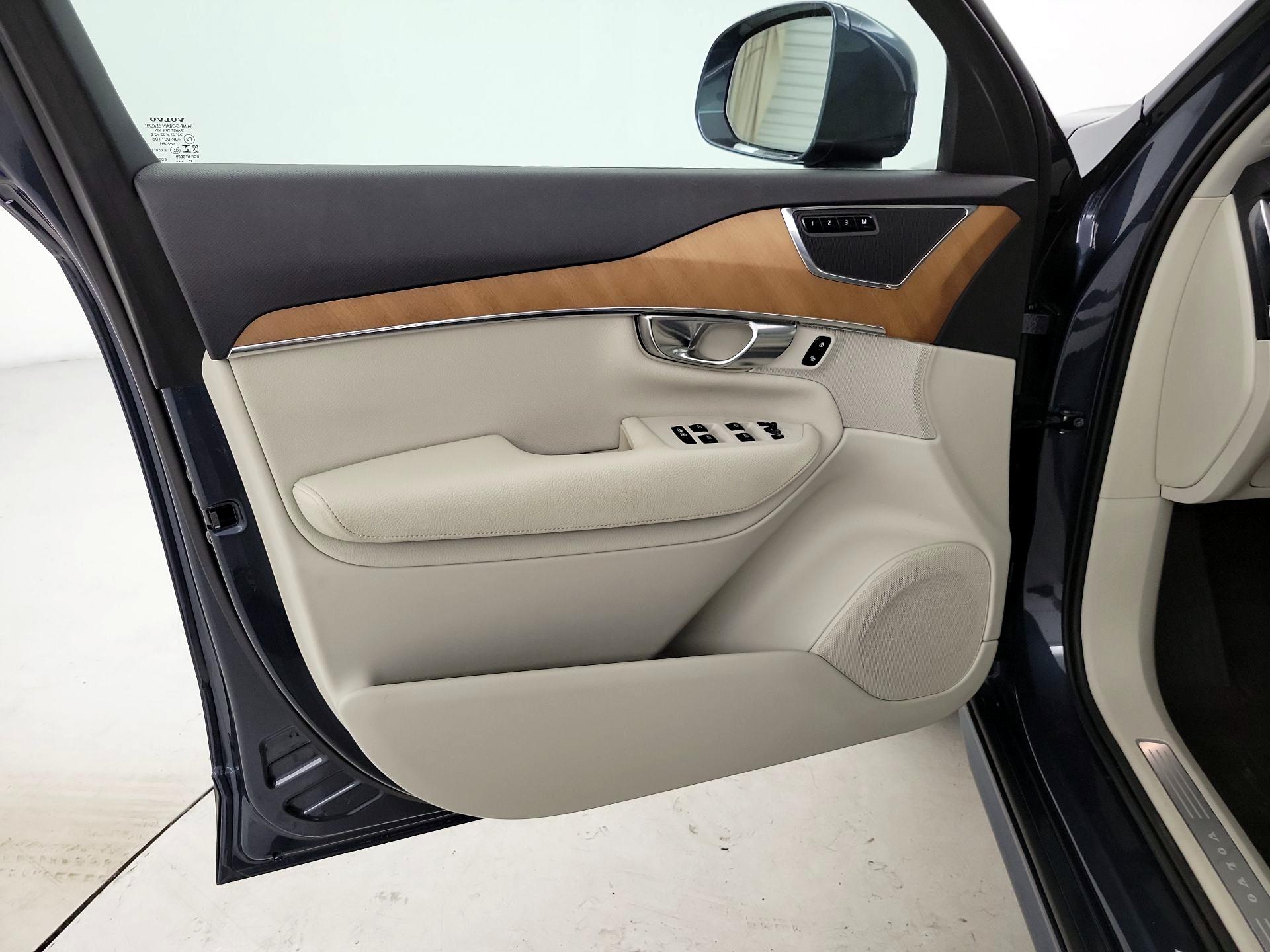 Thumbnail: 2021 Volvo XC90 - 12