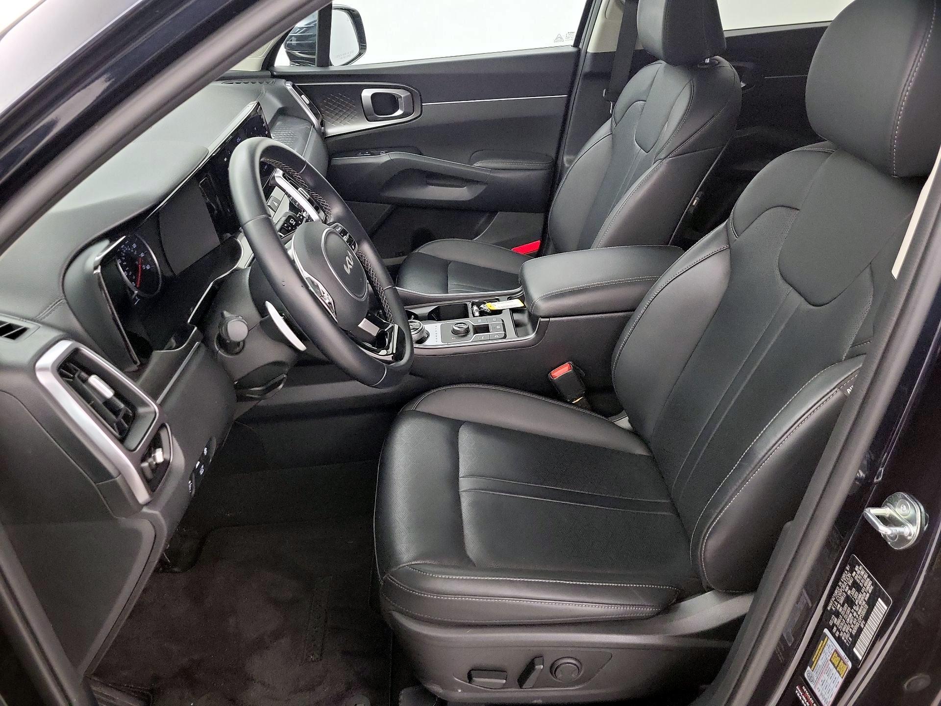 Thumbnail: 2023 Kia Sorento - 11