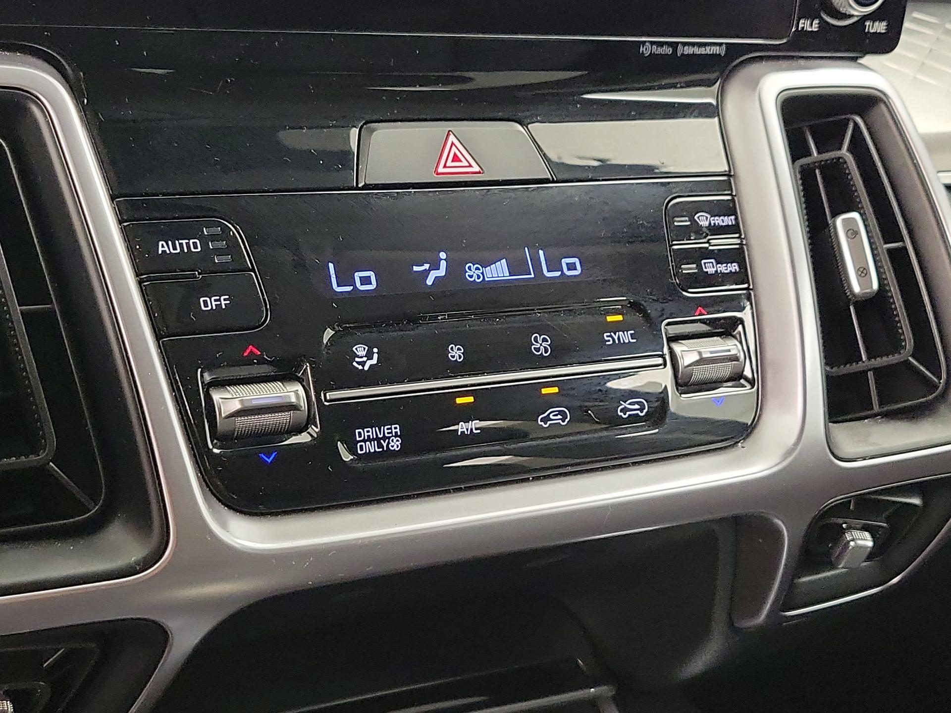 Thumbnail: 2023 Kia Sorento - 17