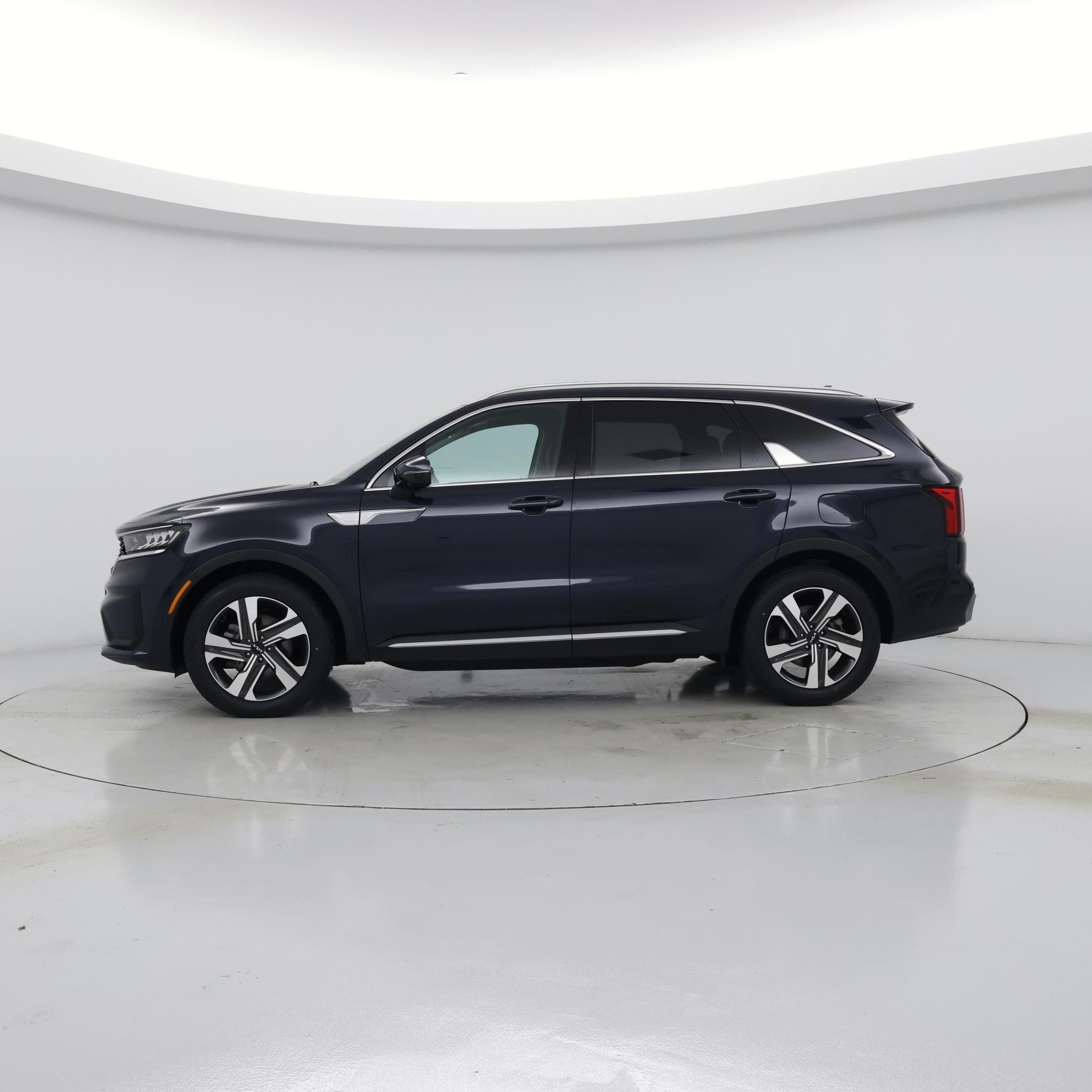 Thumbnail: 2023 Kia Sorento - 3