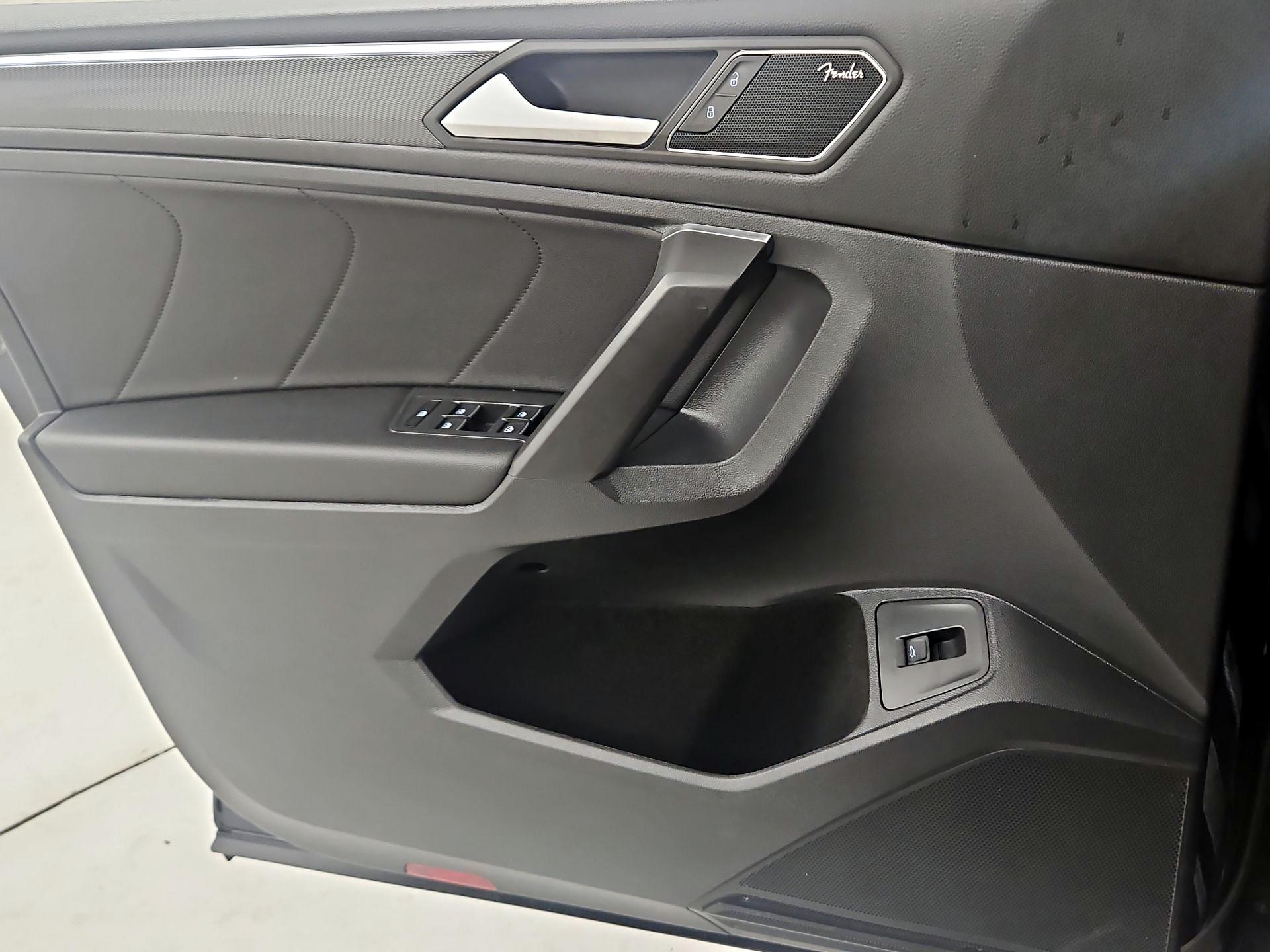 Thumbnail: 2021 Volkswagen Tiguan - 12