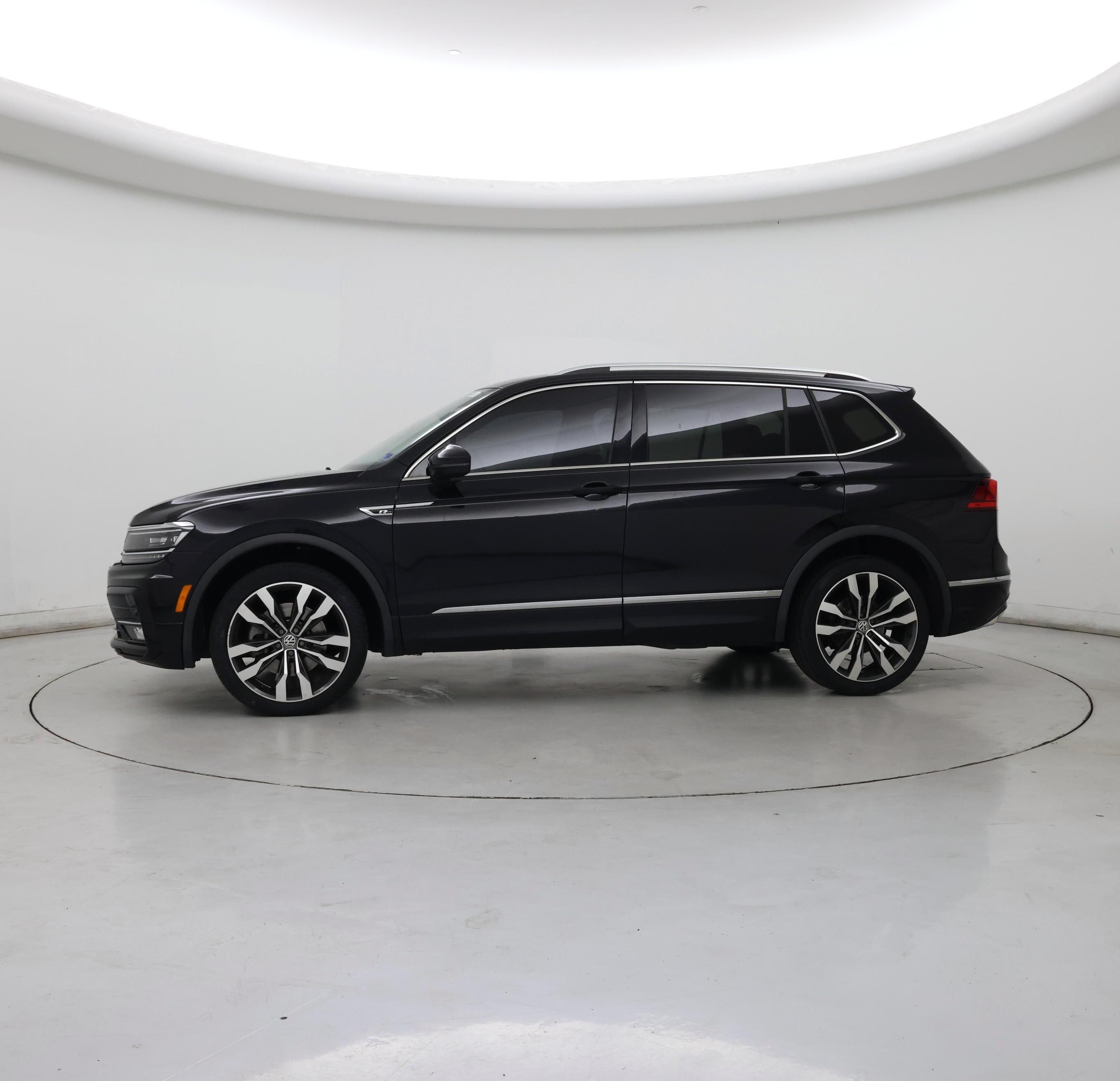 Thumbnail: 2021 Volkswagen Tiguan - 3