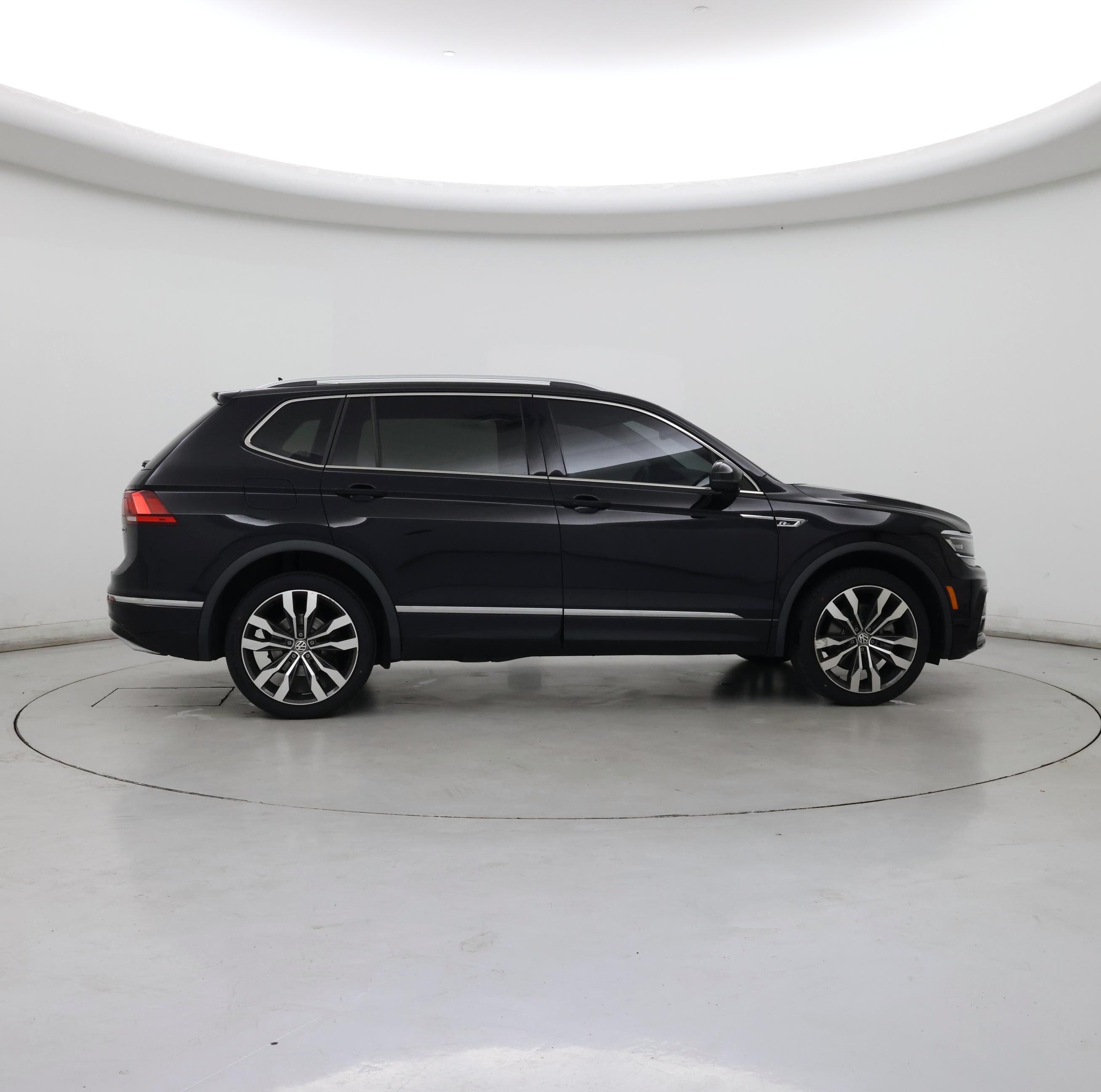 Thumbnail: 2021 Volkswagen Tiguan - 7