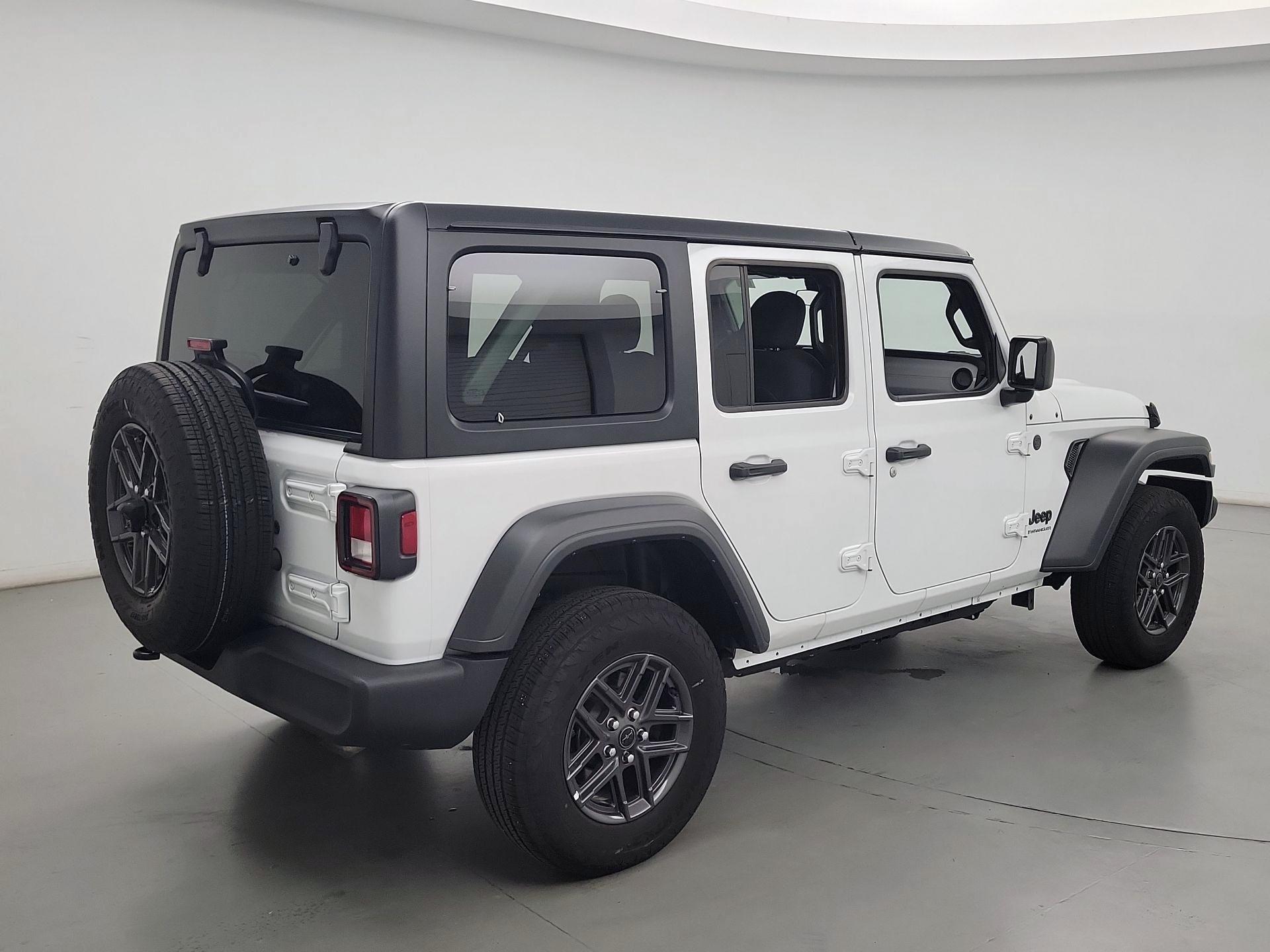 Thumbnail: 2025 Jeep Wrangler - 5