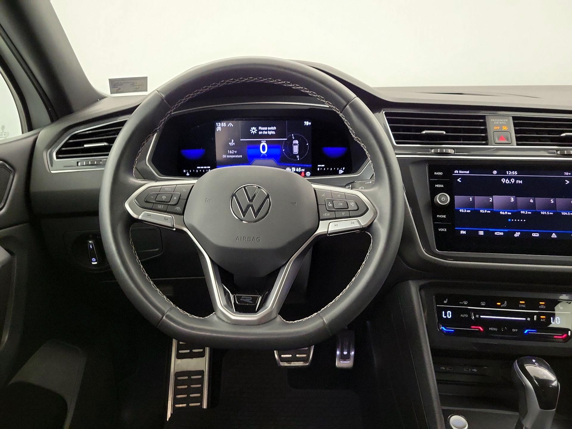 Thumbnail: 2023 Volkswagen Tiguan - 10