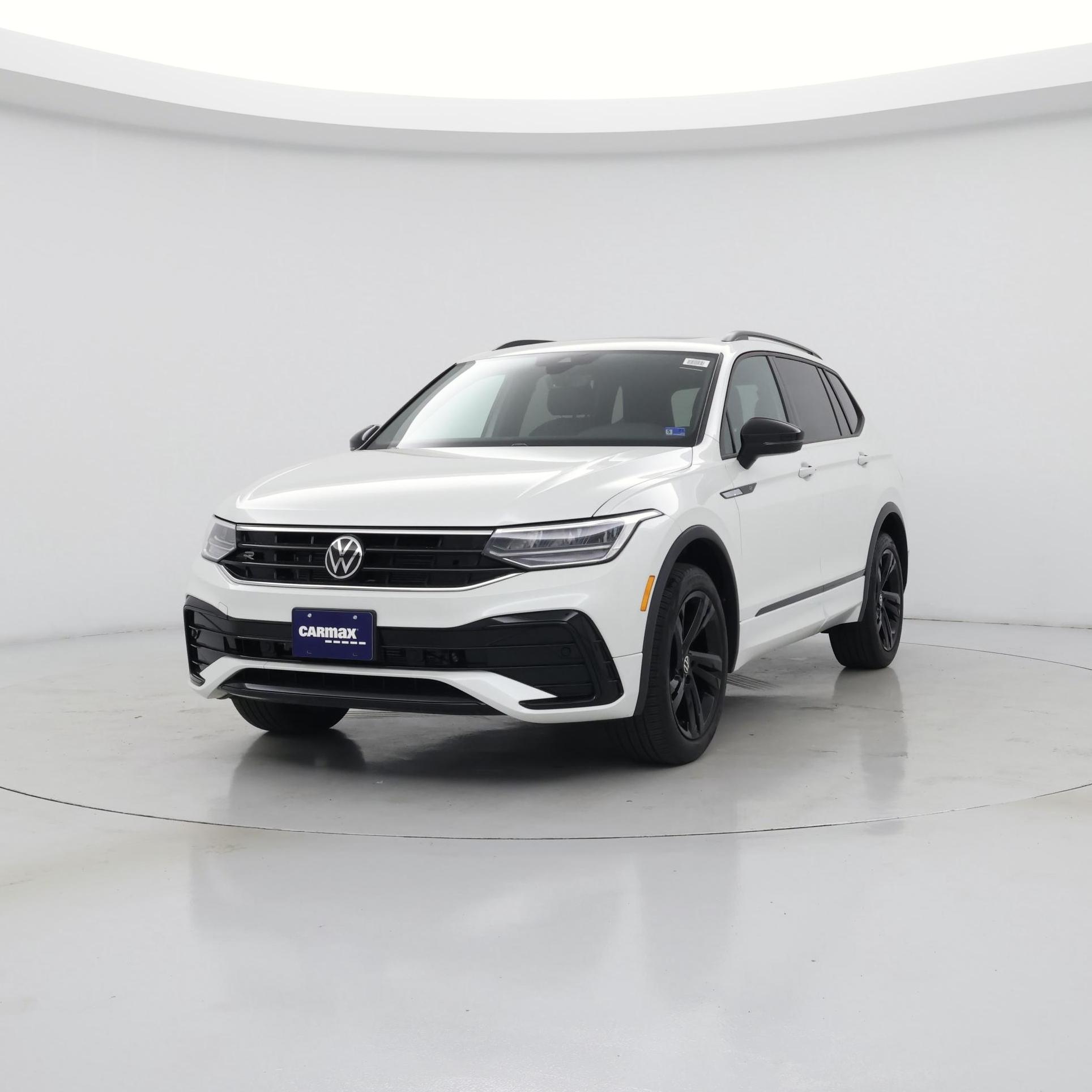 Thumbnail: 2023 Volkswagen Tiguan - 4