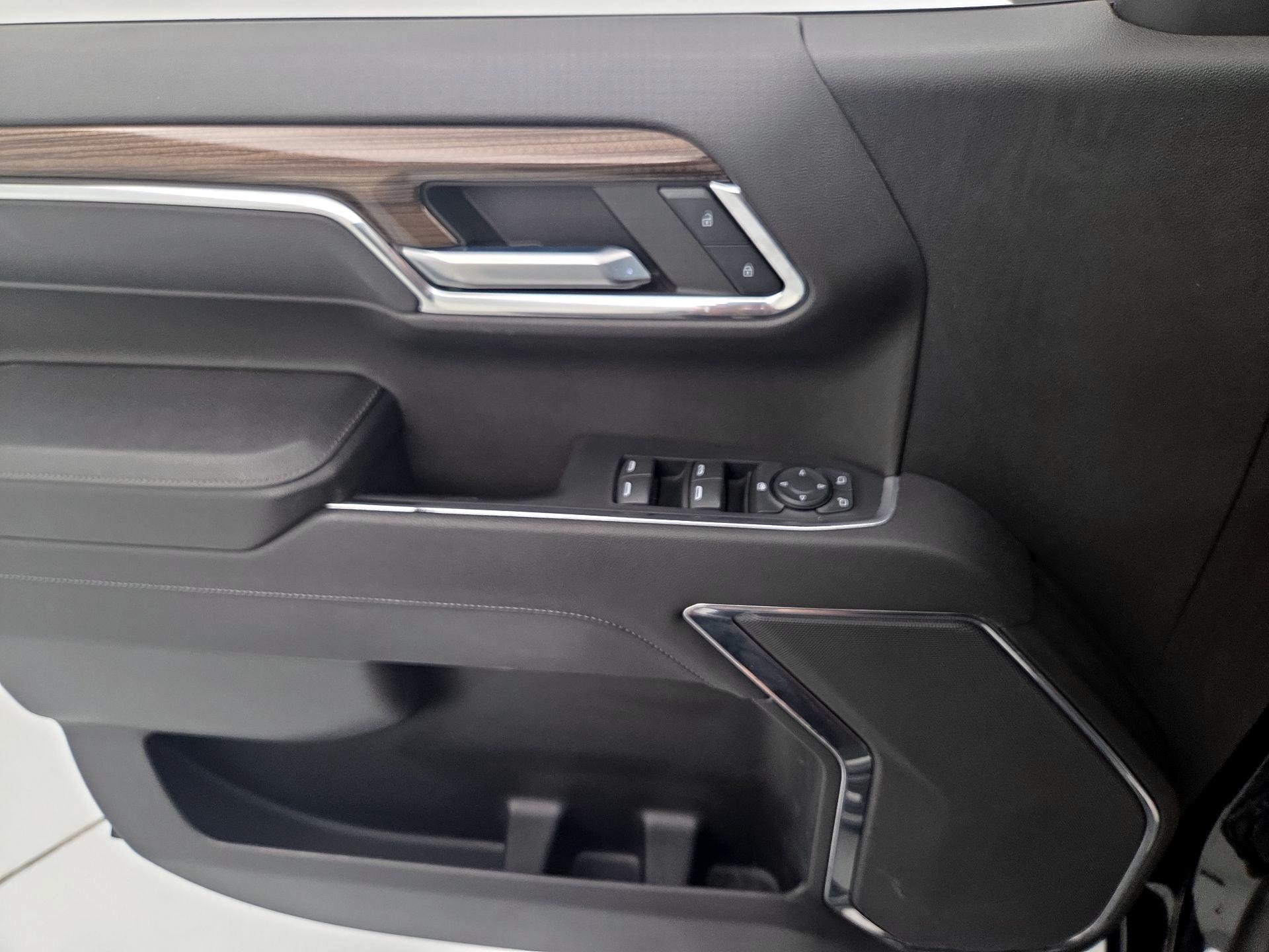 Thumbnail: 2023 Chevrolet Silverado 1500 - 12