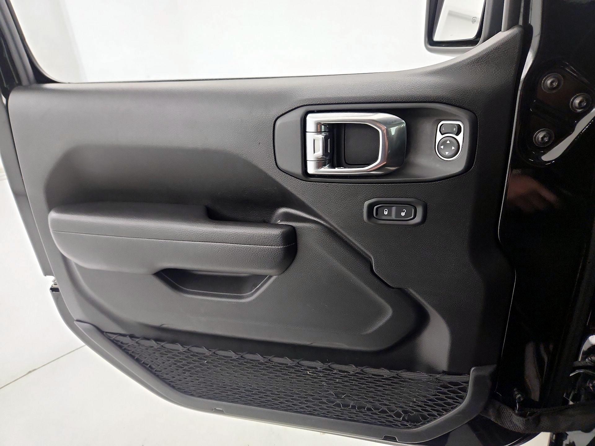 Thumbnail: 2025 Jeep Wrangler - 12