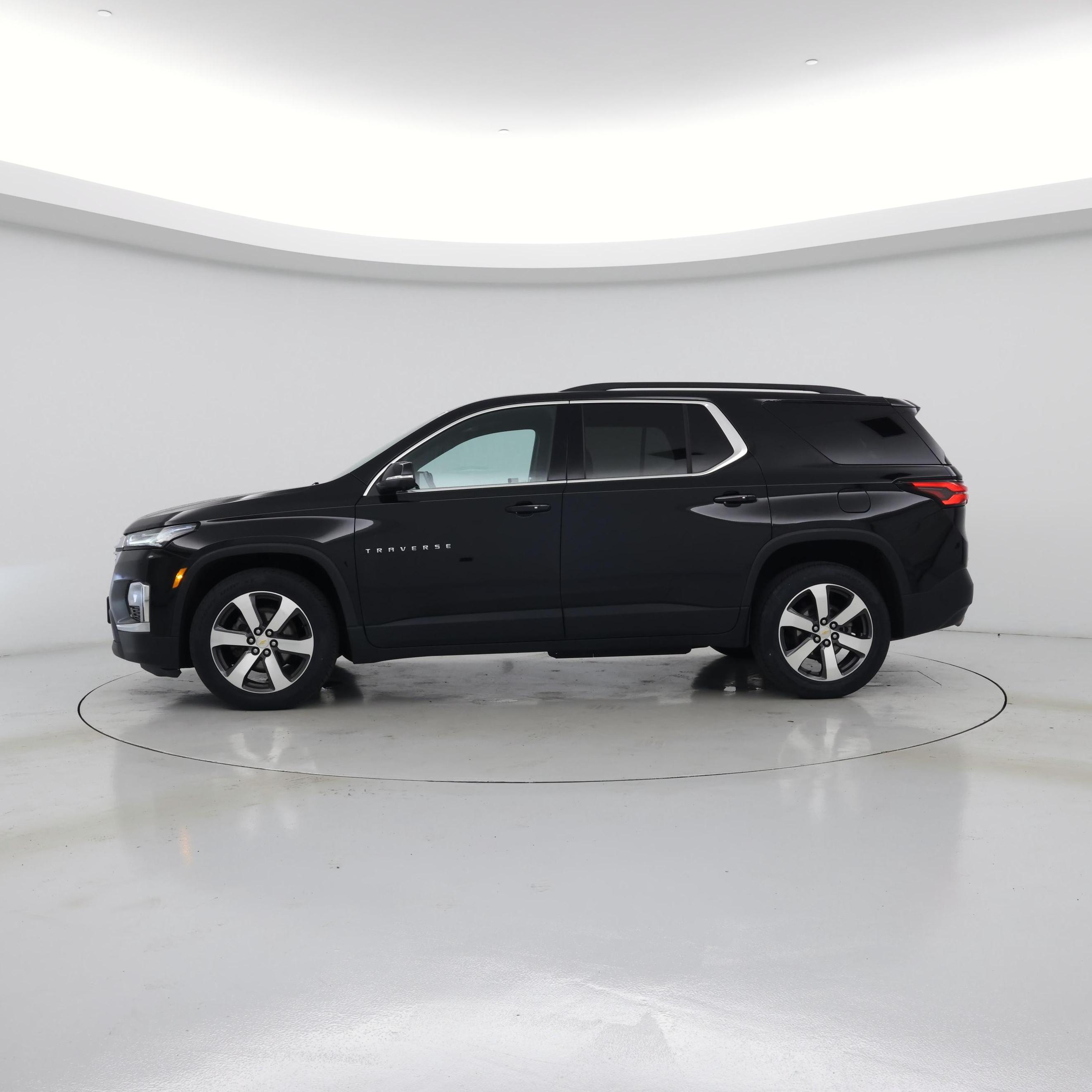 Thumbnail: 2023 Chevrolet Traverse - 3