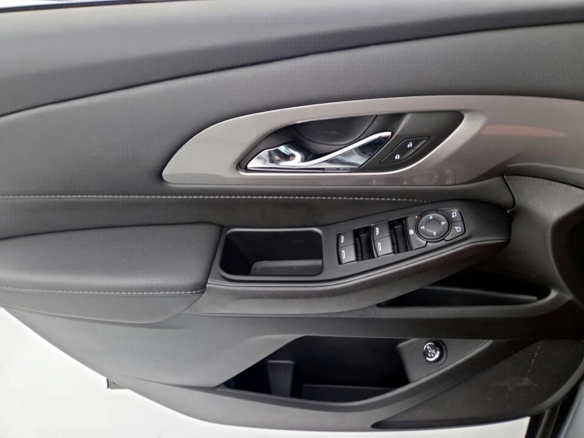 Thumbnail: 2023 Chevrolet Traverse - 12