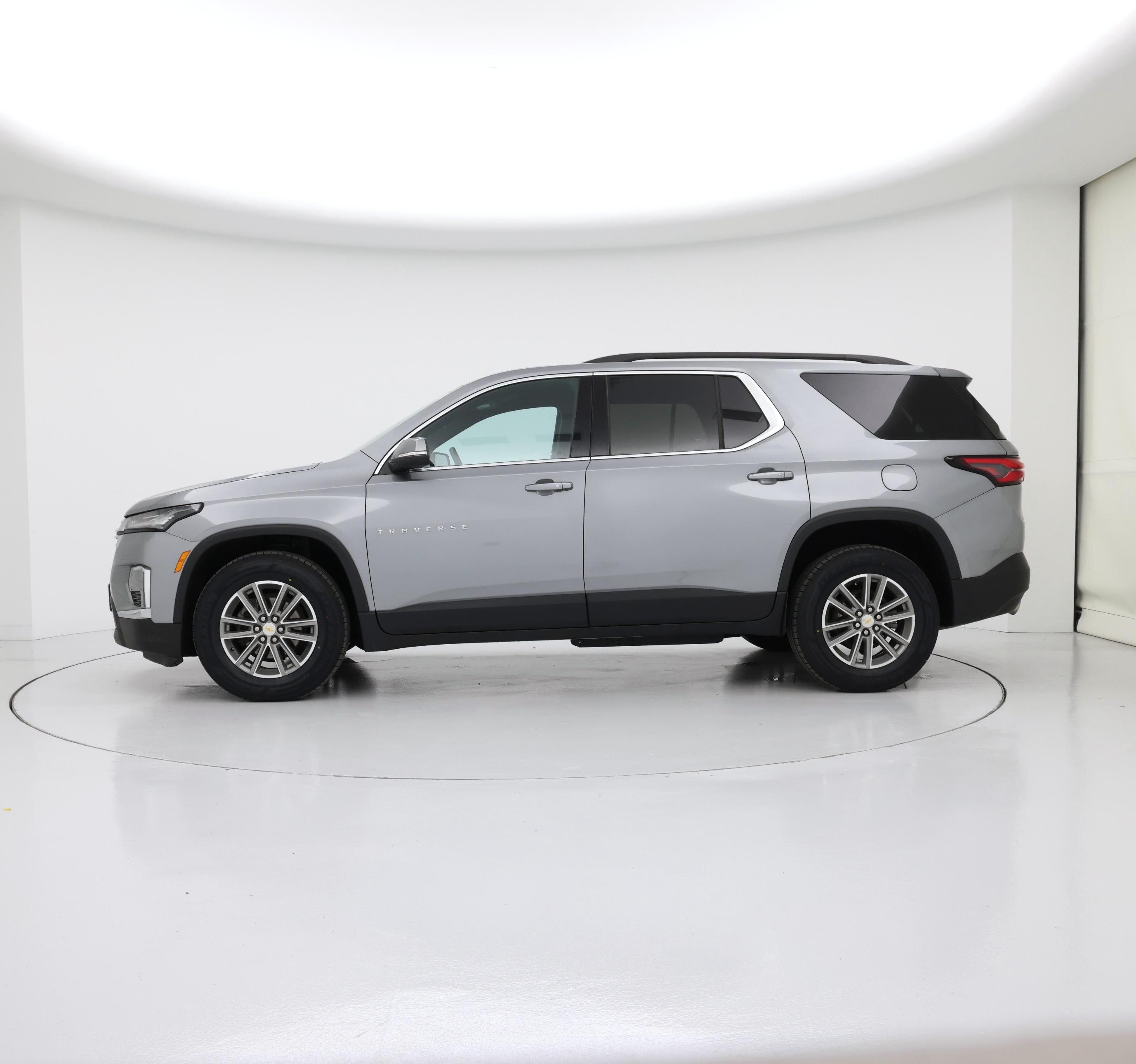 Thumbnail: 2023 Chevrolet Traverse - 3