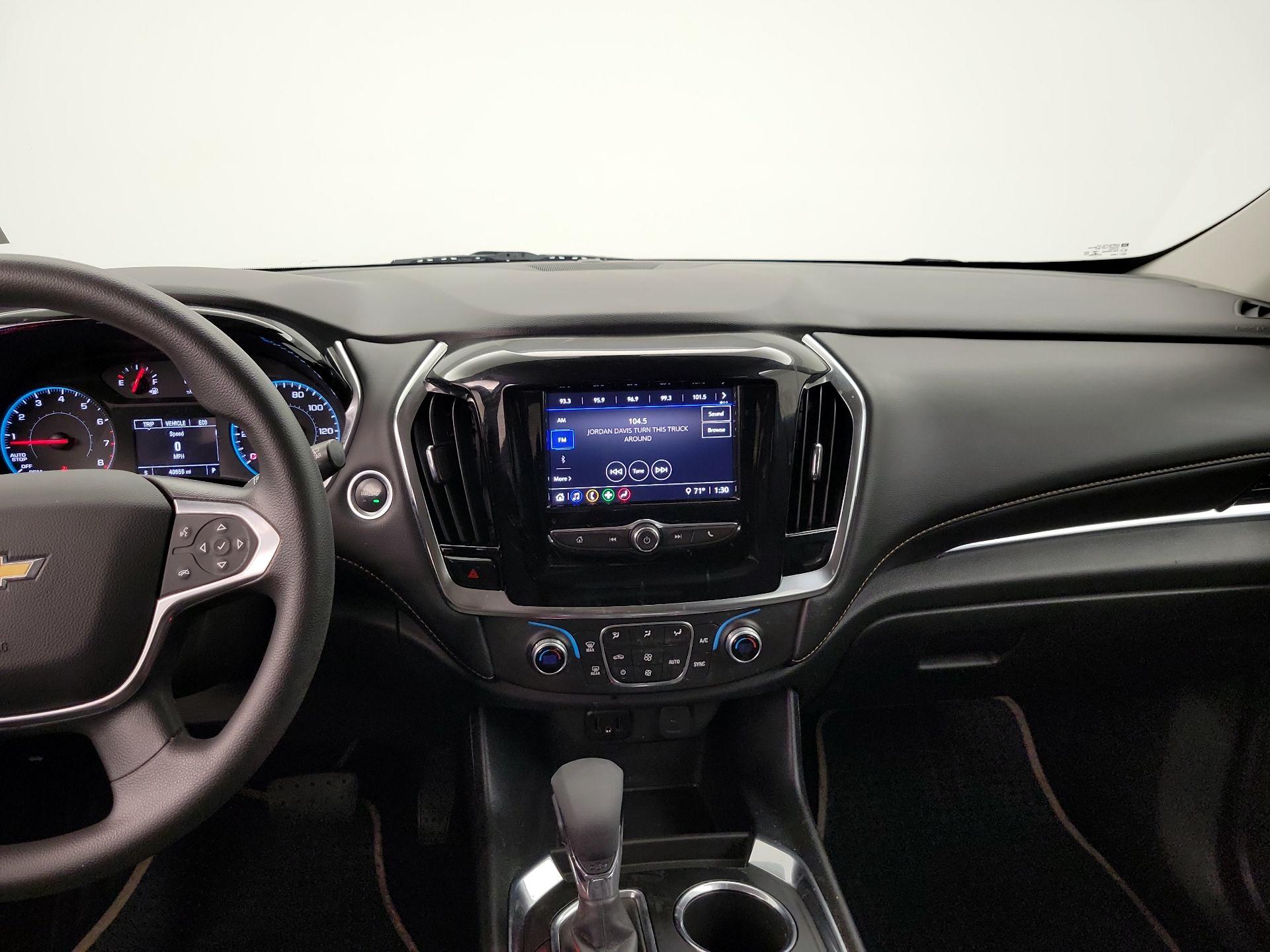 Thumbnail: 2021 Chevrolet Traverse - 9