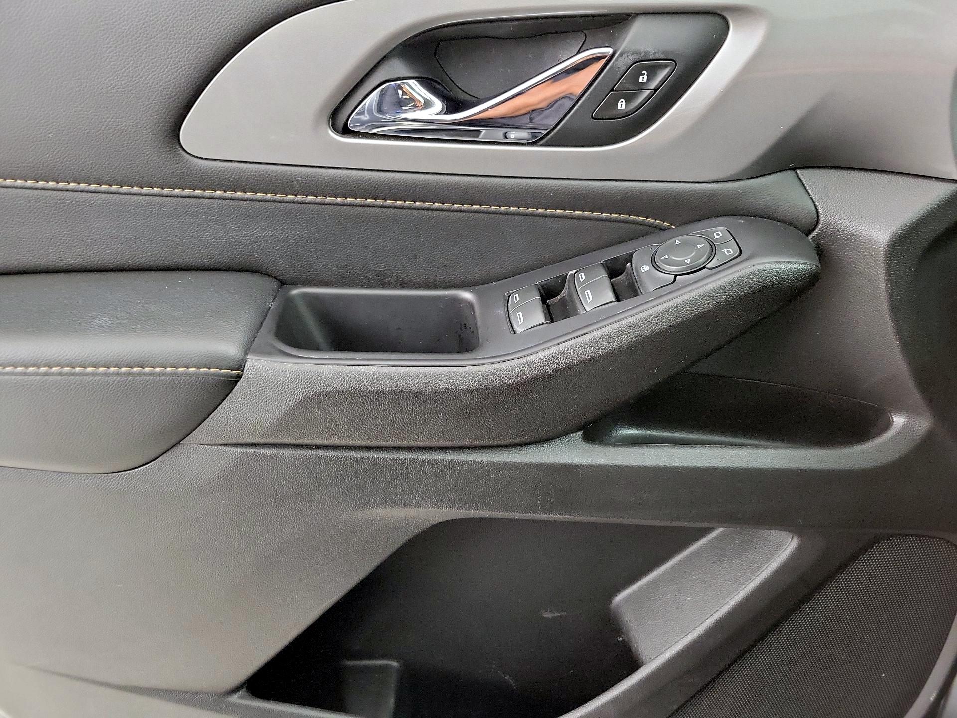 Thumbnail: 2021 Chevrolet Traverse - 12