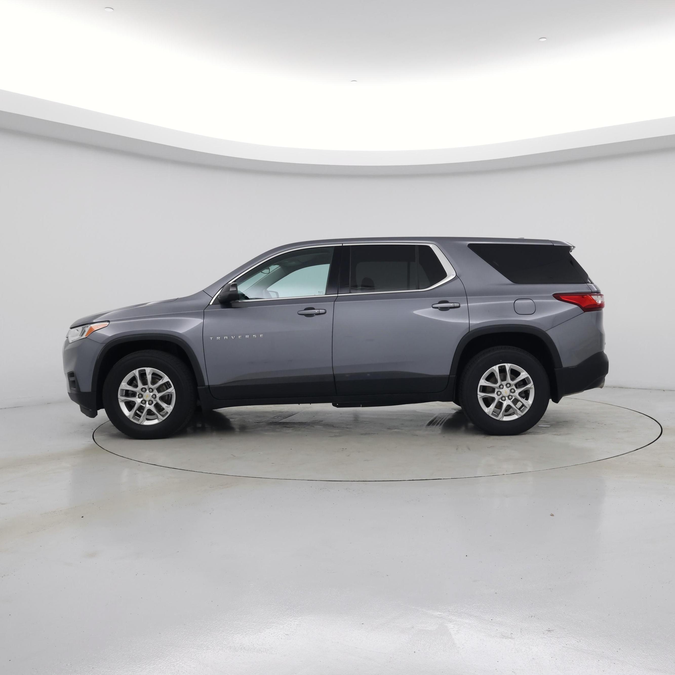 Thumbnail: 2021 Chevrolet Traverse - 3