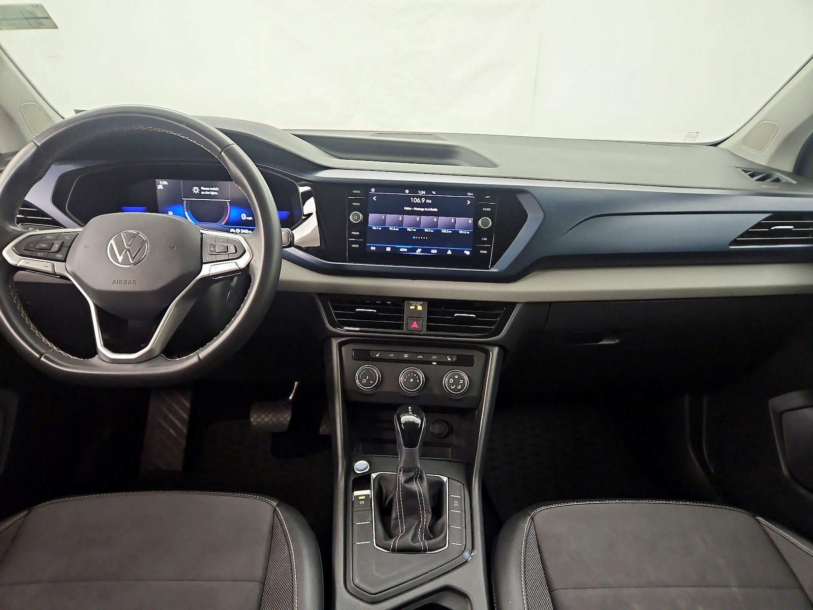 2022 Volkswagen Taos SE - Photo 10