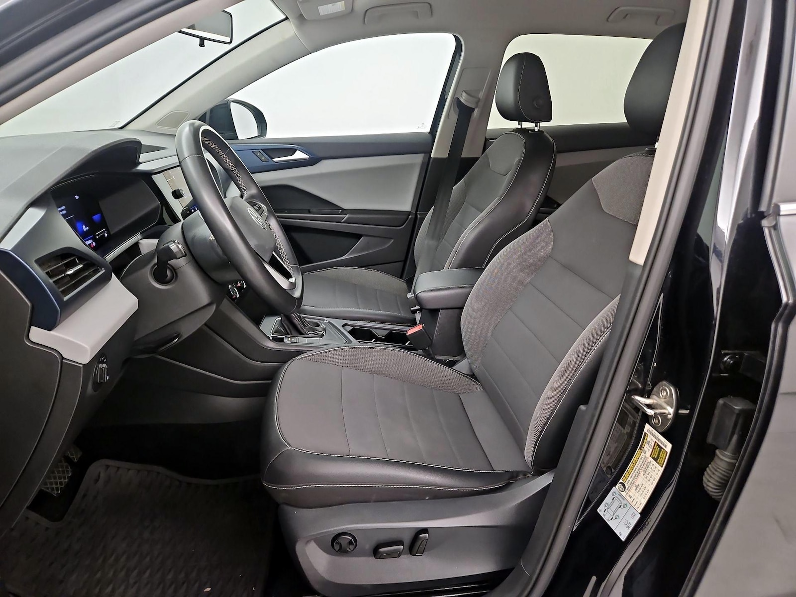2022 Volkswagen Taos SE - Photo 12