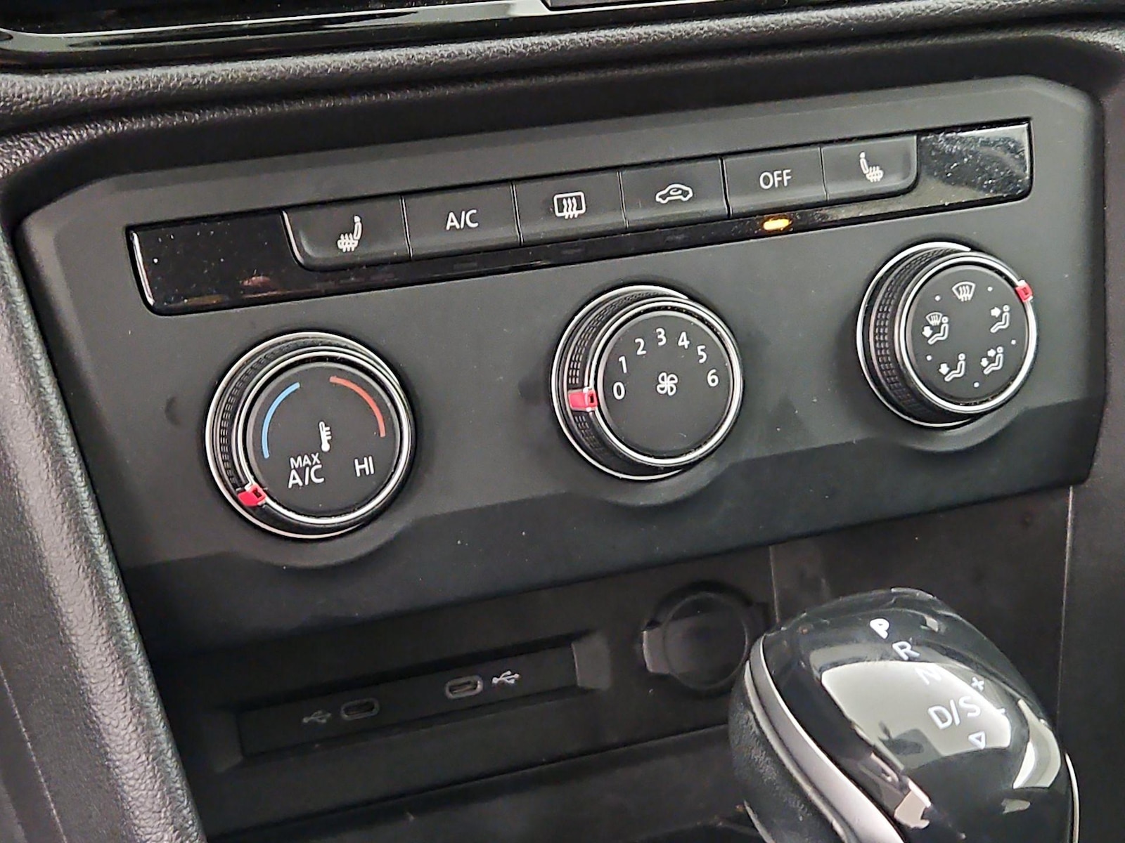 2022 Volkswagen Taos SE - Photo 17
