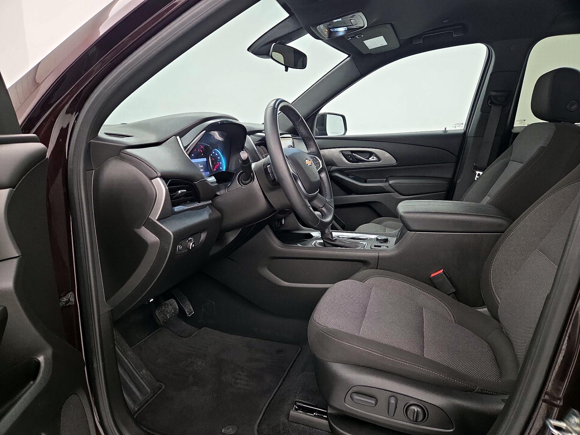 Thumbnail: 2023 Chevrolet Traverse - 11