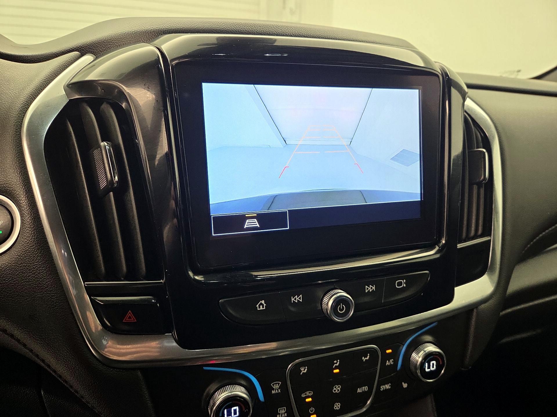 Thumbnail: 2023 Chevrolet Traverse - 14