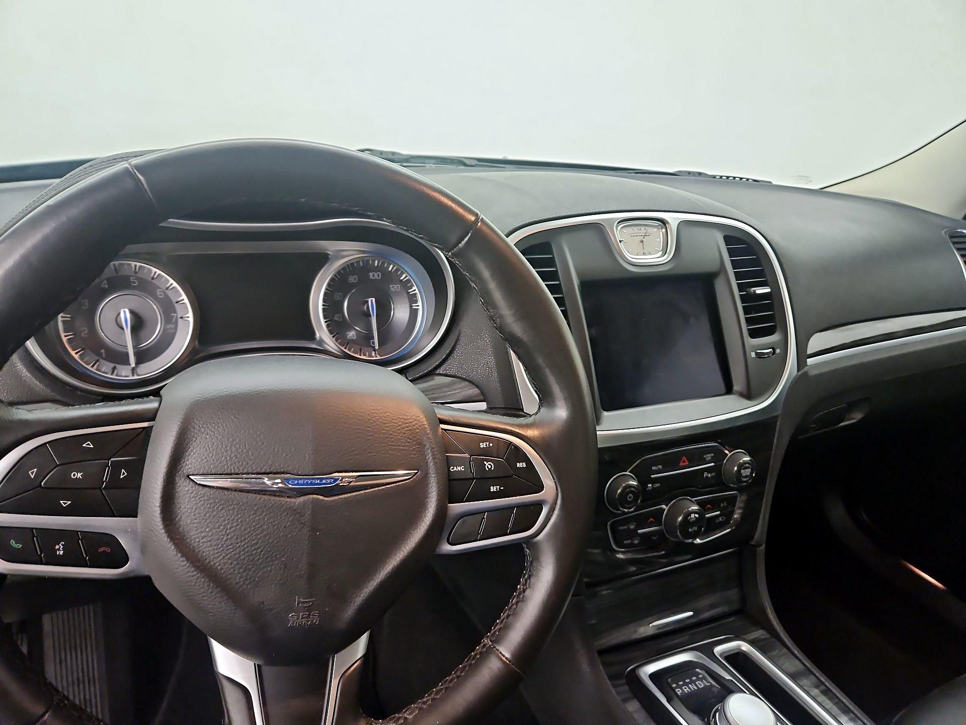 Thumbnail: 2021 Chrysler 300 - 9