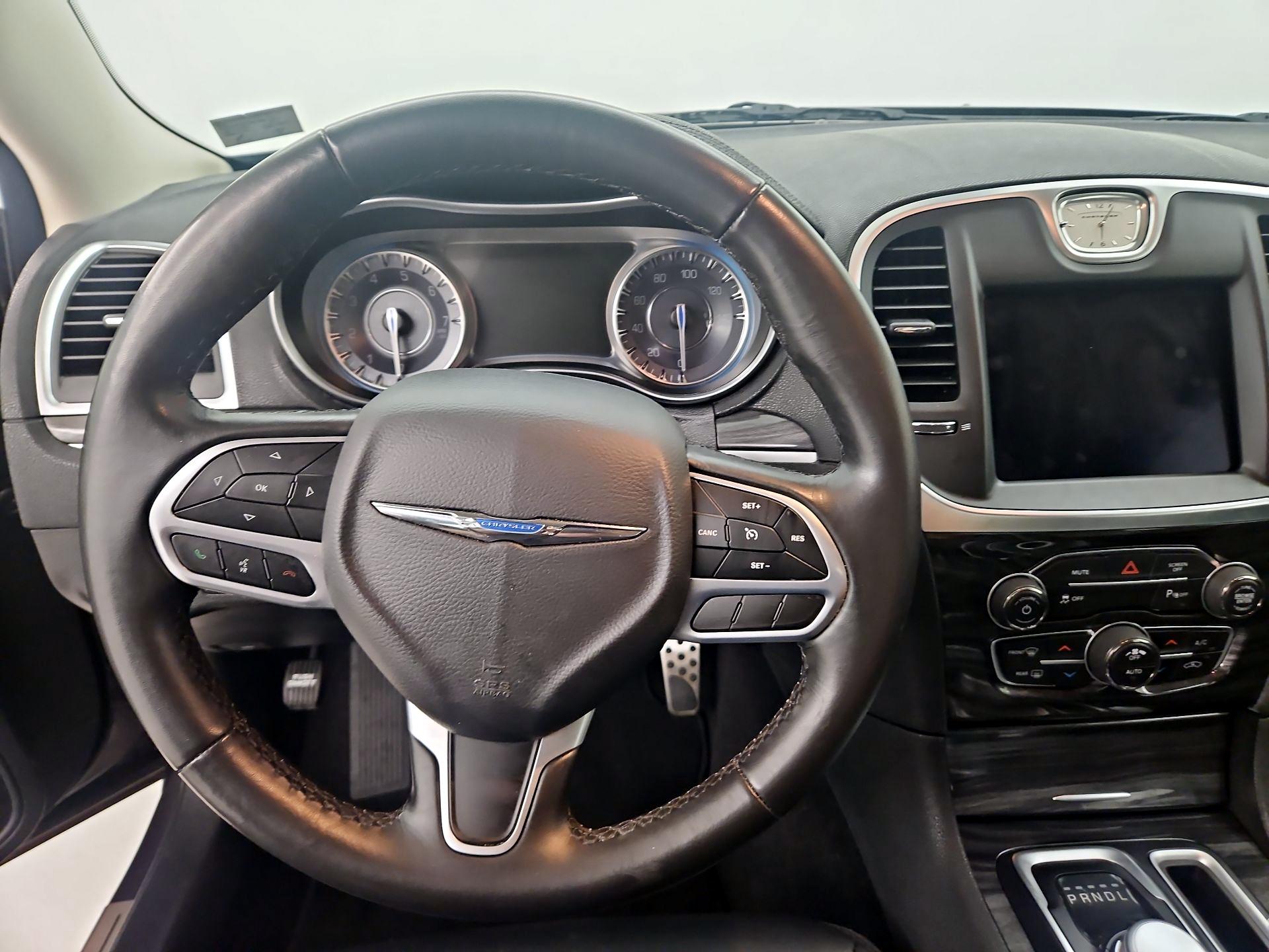 Thumbnail: 2021 Chrysler 300 - 10