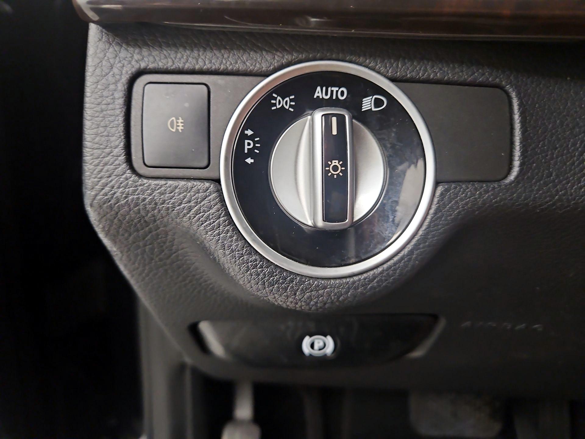 Thumbnail: 2015 Mercedes-Benz GLK - 13