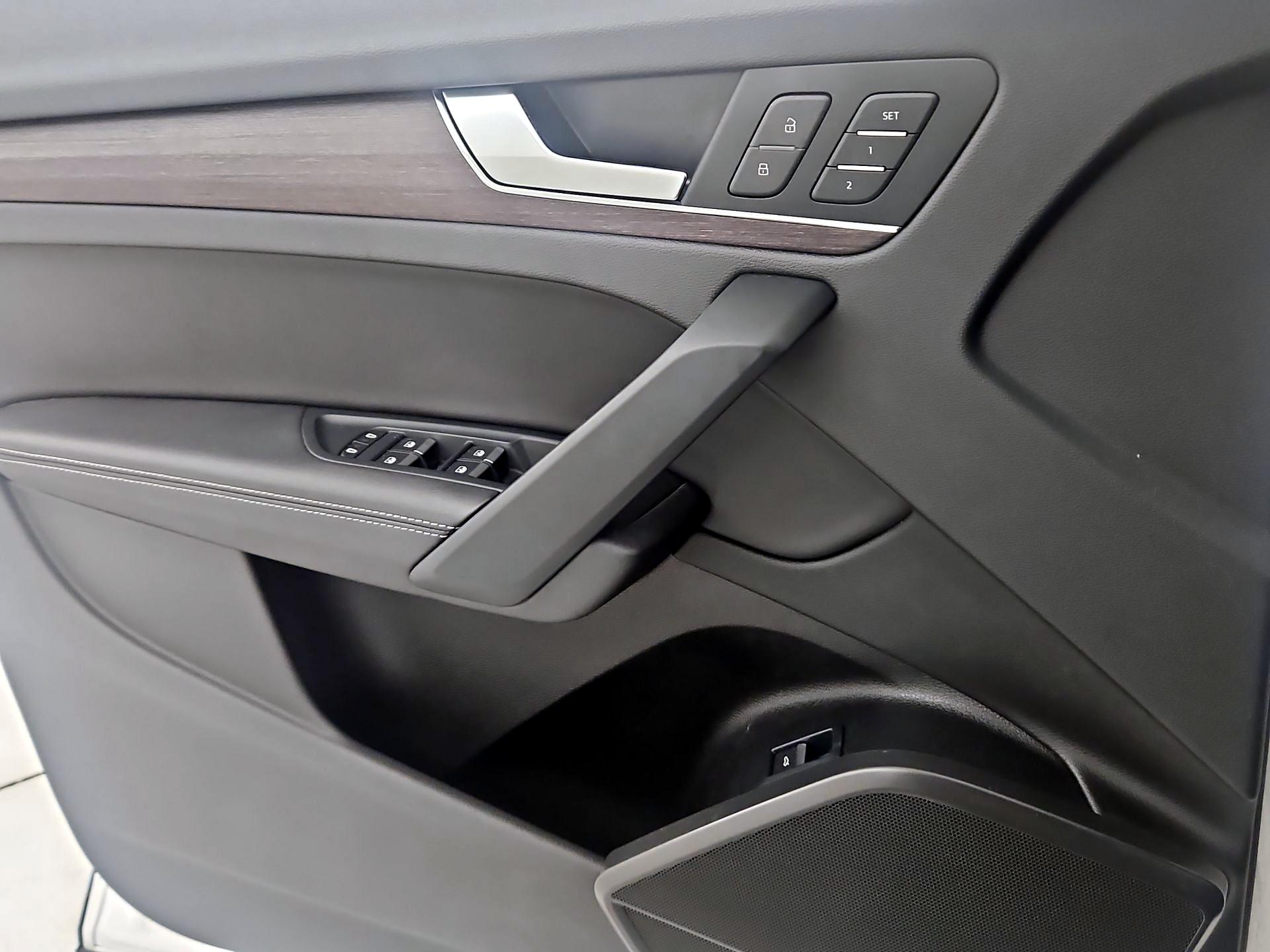 Thumbnail: 2021 Audi Q5 - 12