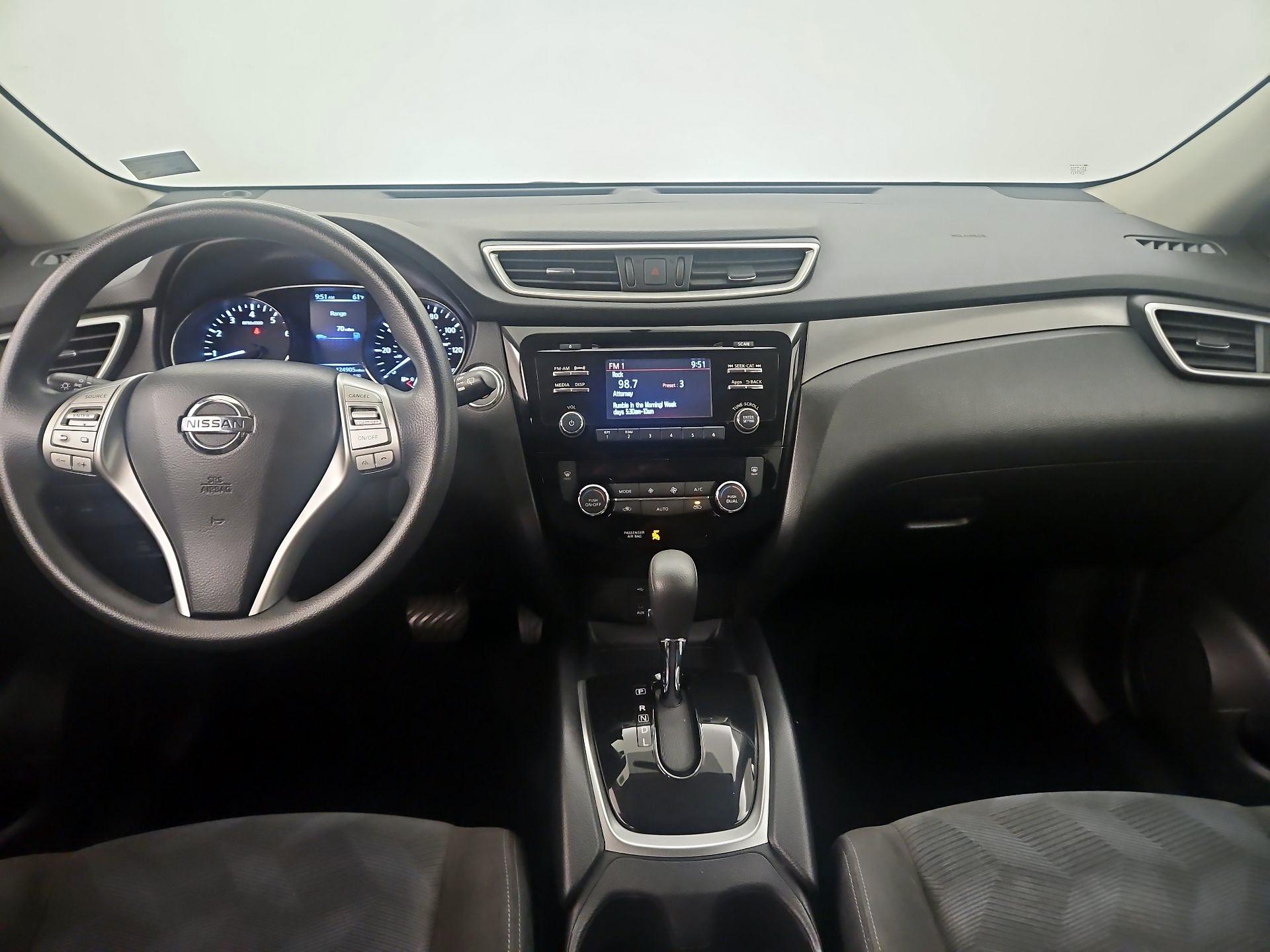 Thumbnail: 2016 Nissan Rogue - 9