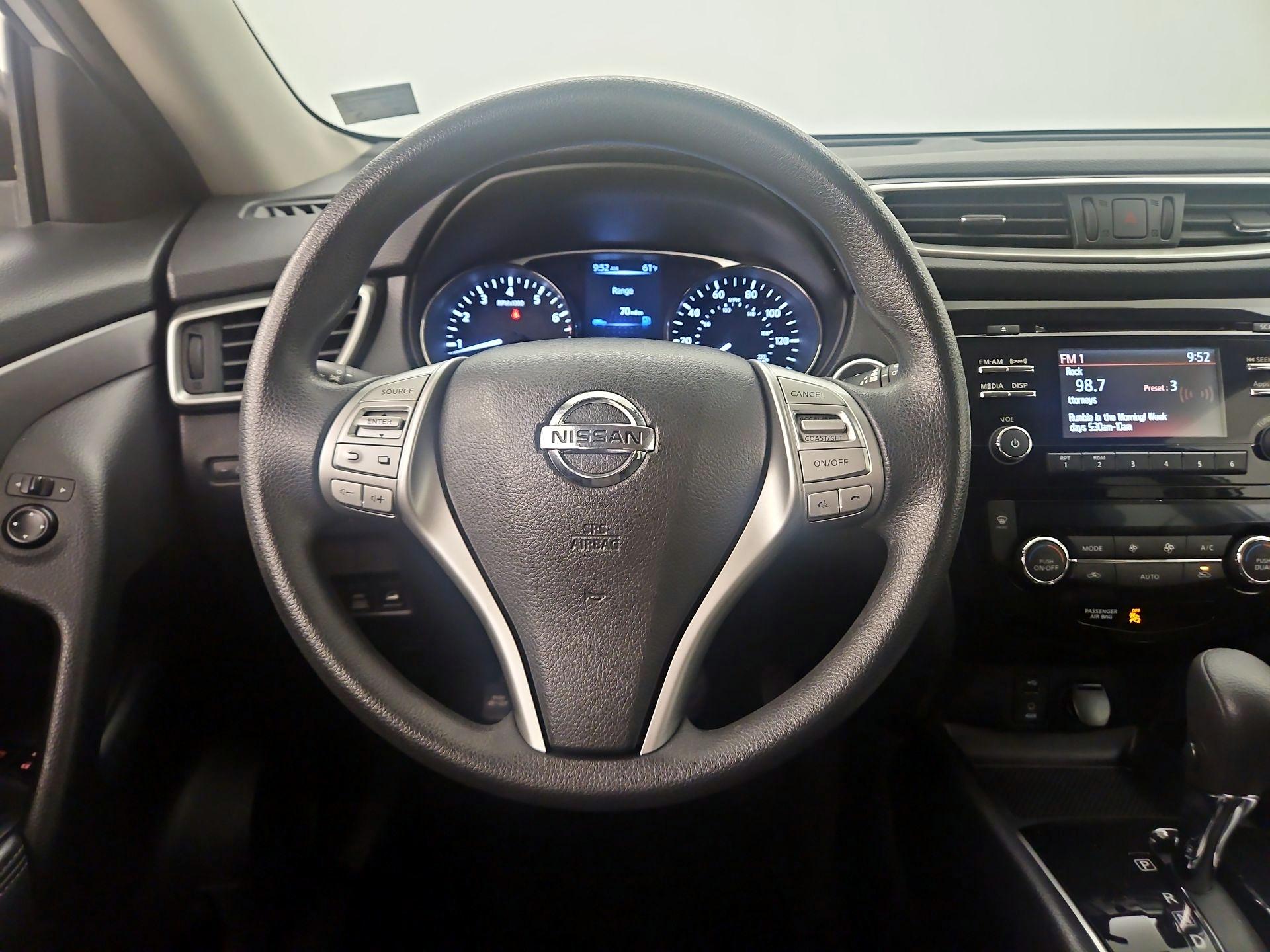 Thumbnail: 2016 Nissan Rogue - 10