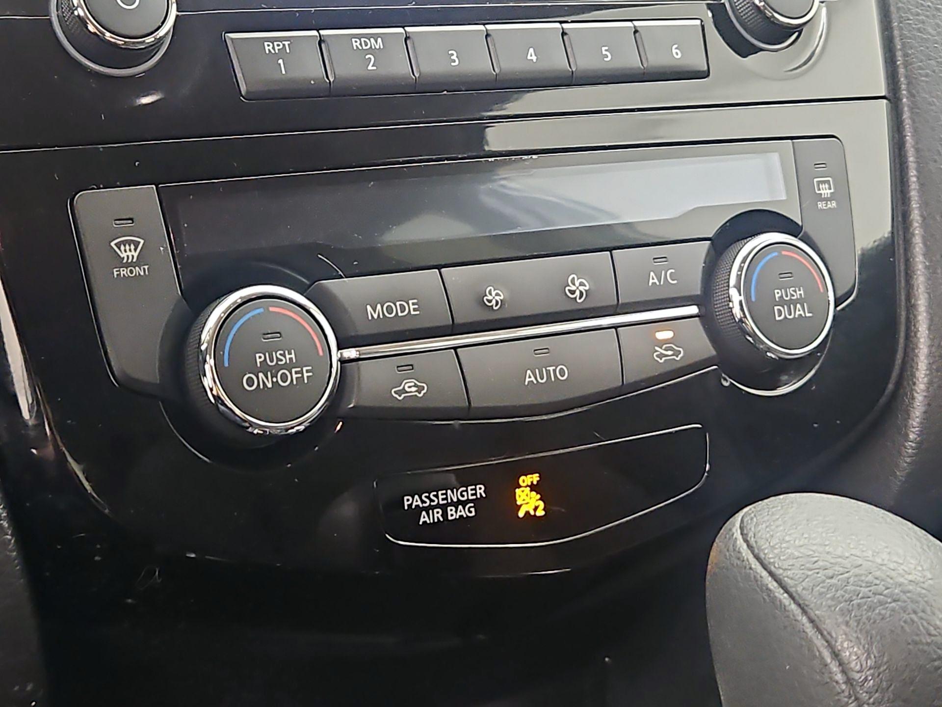 Thumbnail: 2016 Nissan Rogue - 16