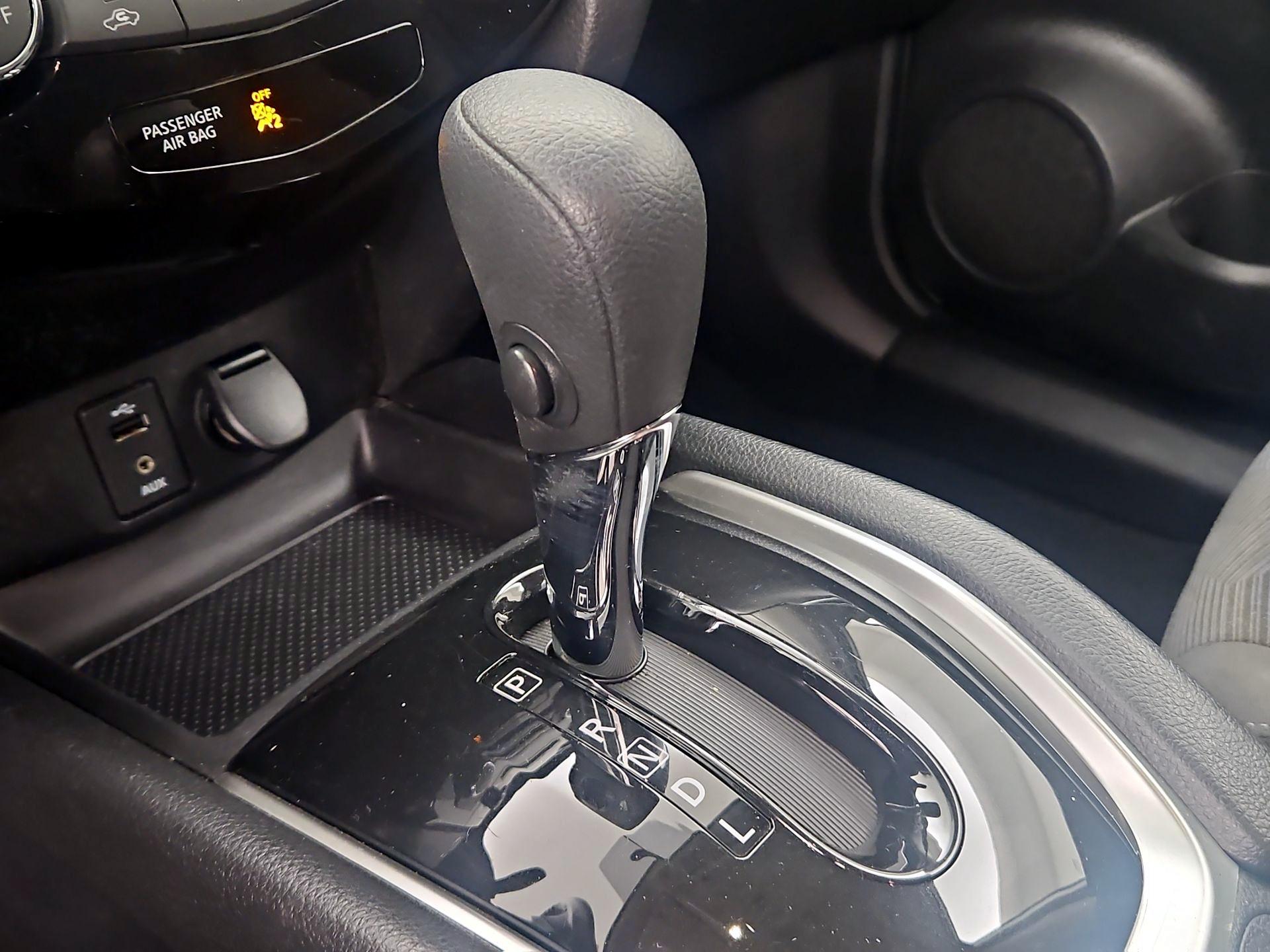 Thumbnail: 2016 Nissan Rogue - 17