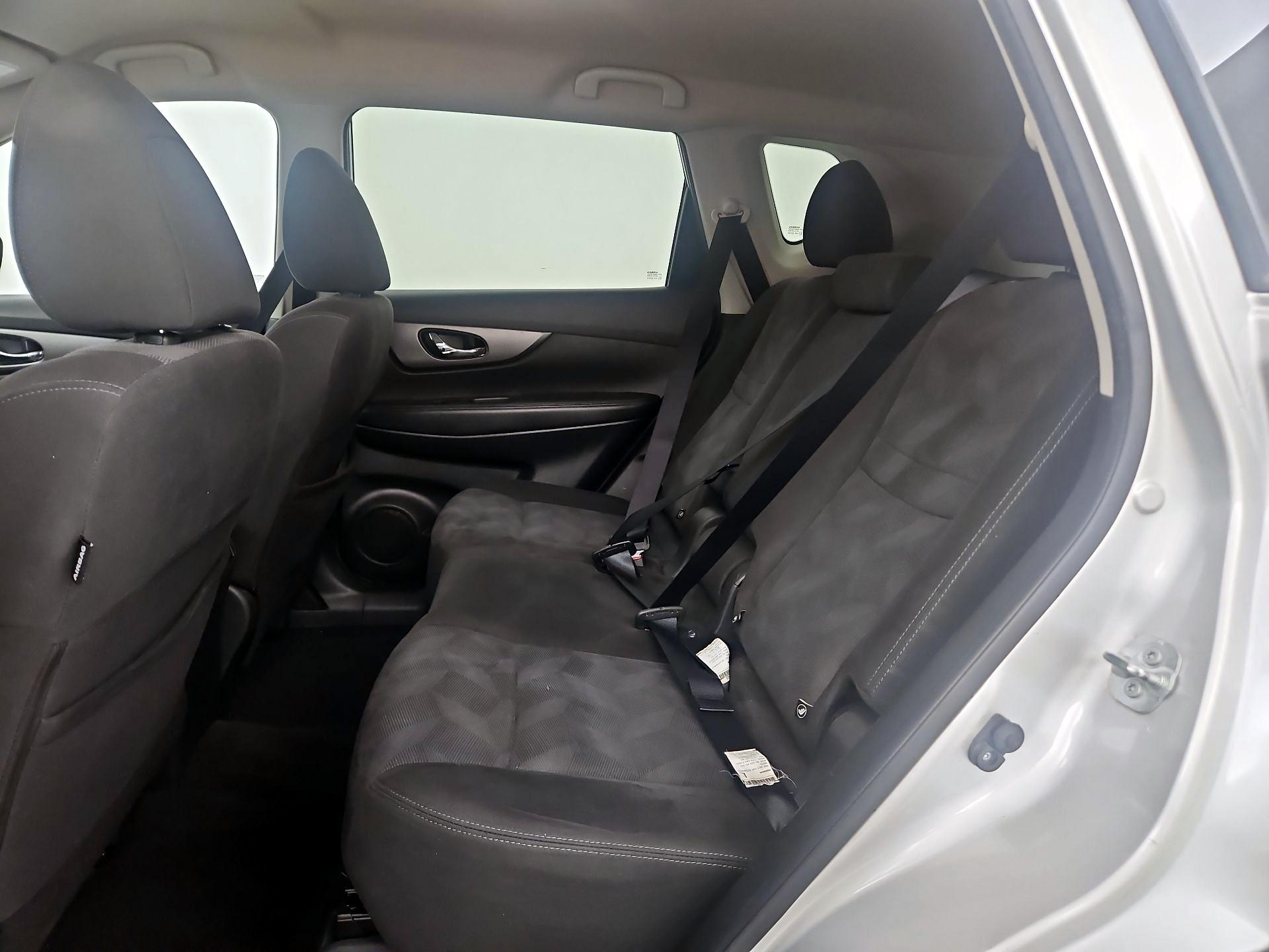 Thumbnail: 2016 Nissan Rogue - 19