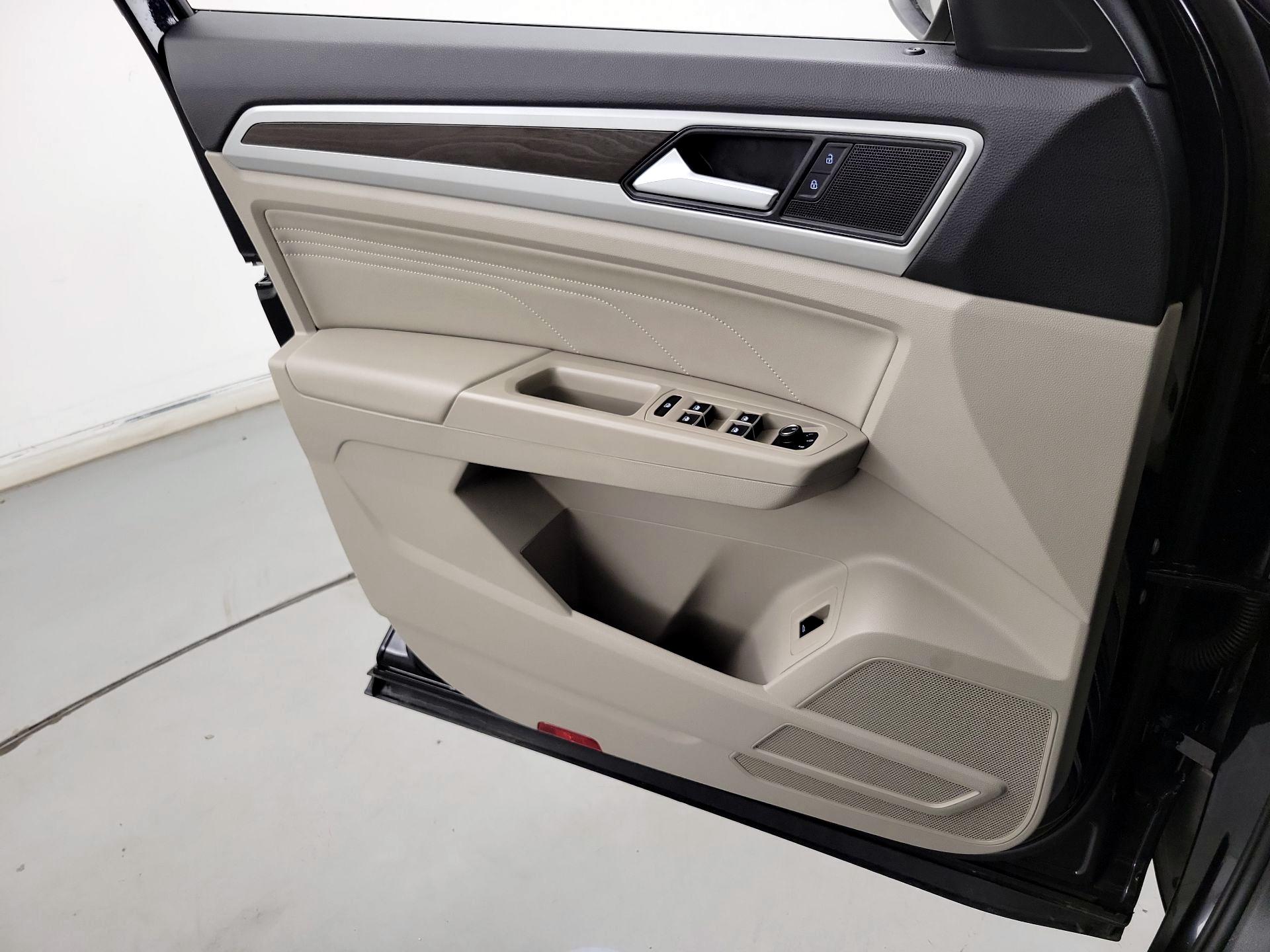 Thumbnail: 2023 Volkswagen Atlas - 12