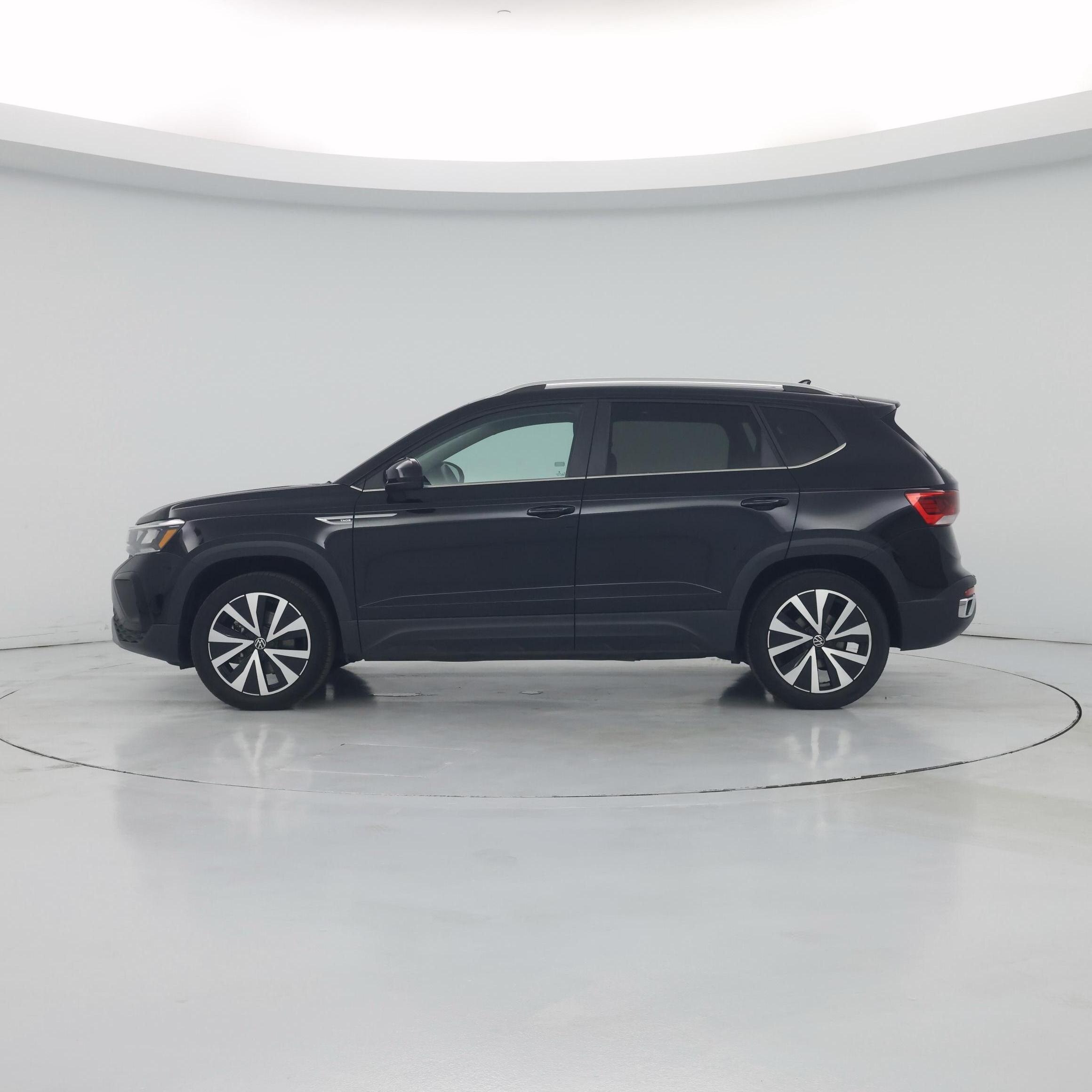 Thumbnail: 2022 Volkswagen Taos - 3