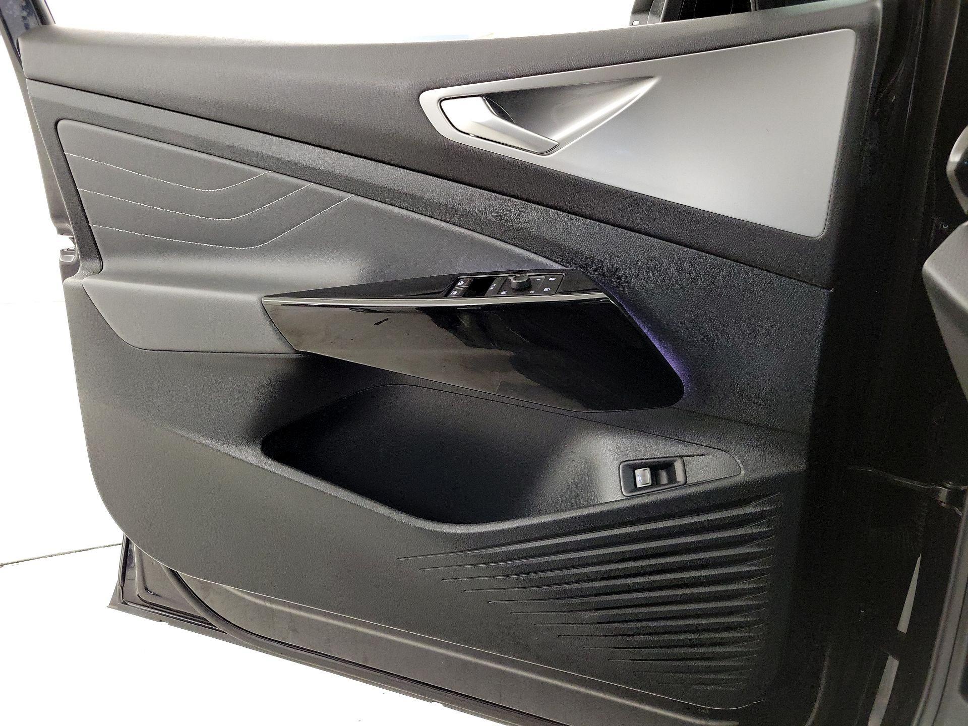 Thumbnail: 2023 Volkswagen ID.4 - 12
