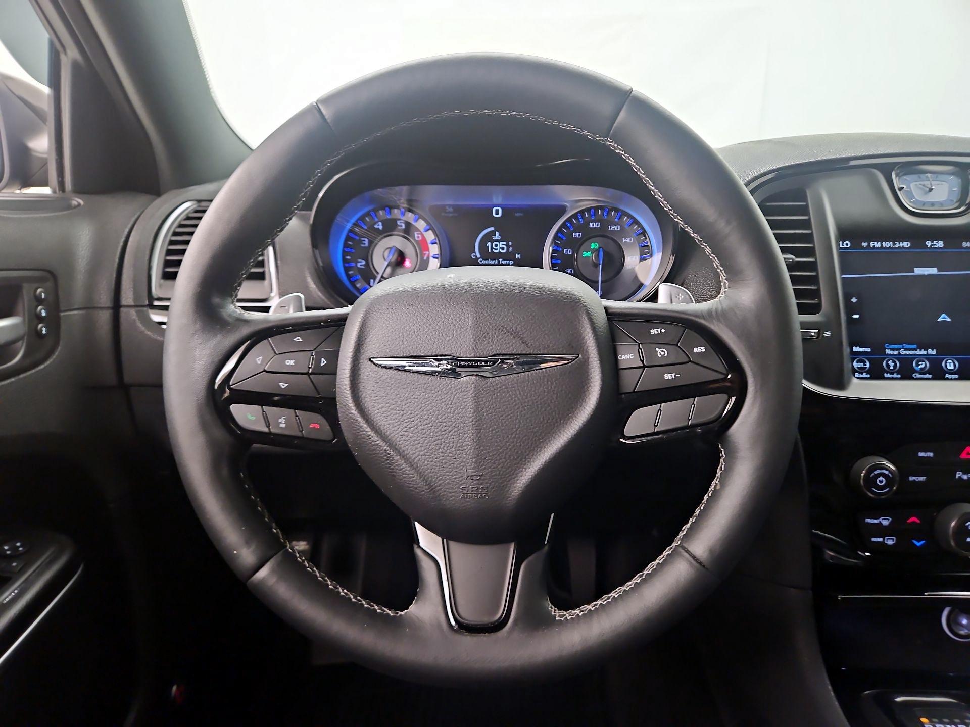 Thumbnail: 2018 Chrysler 300 - 10