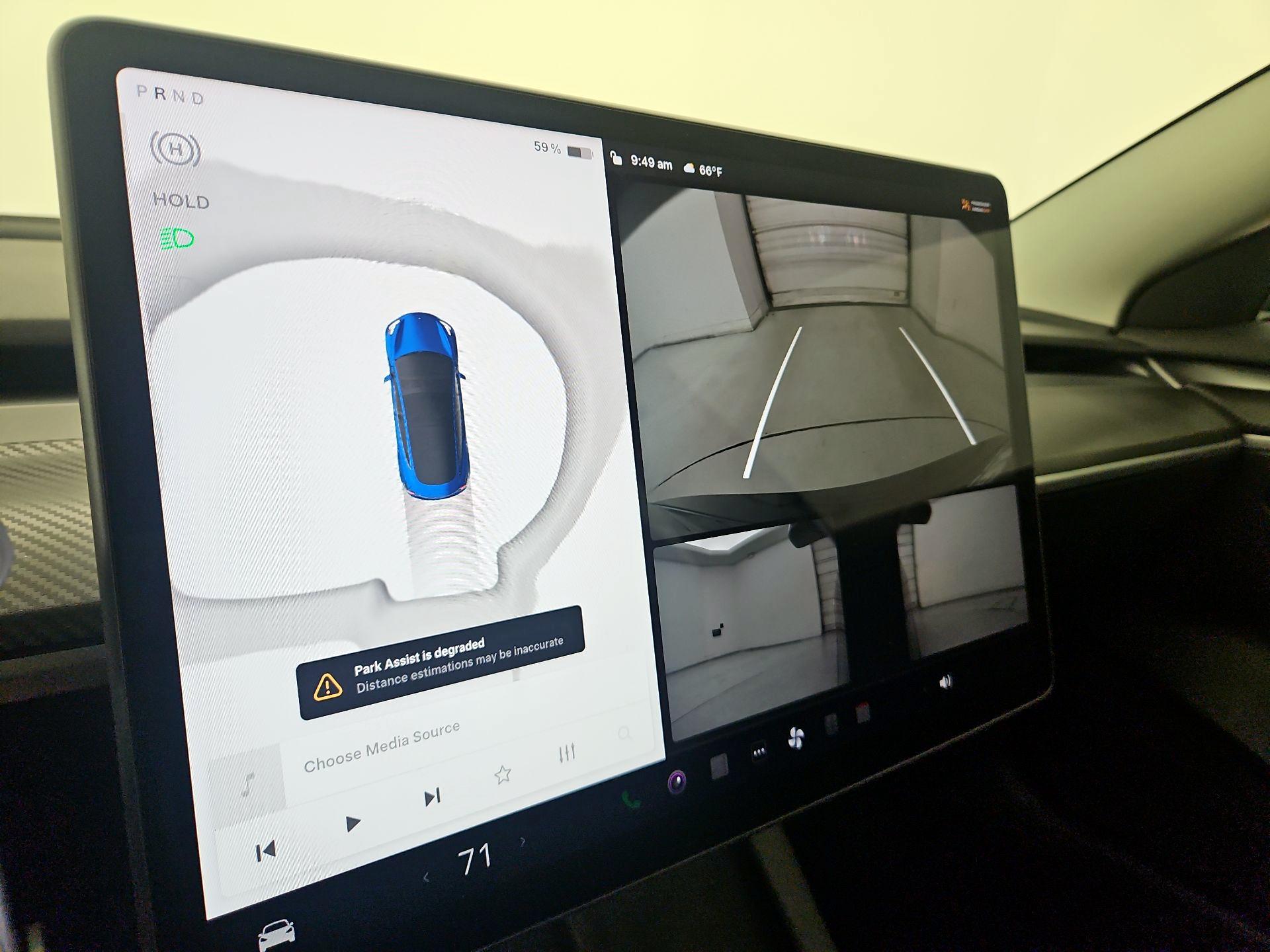 Thumbnail: 2023 Tesla Model 3 - 14