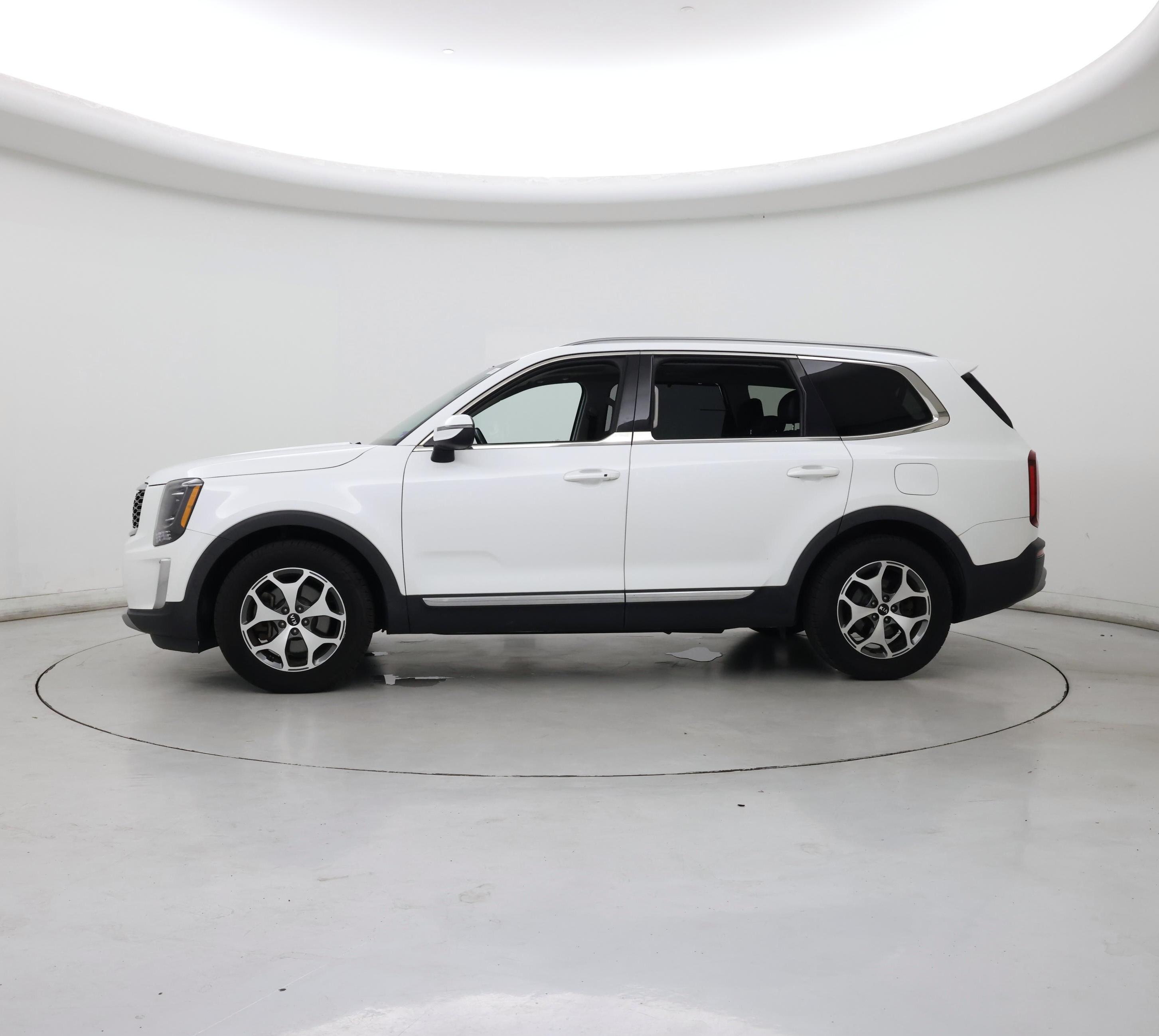 Thumbnail: 2020 Kia Telluride - 3