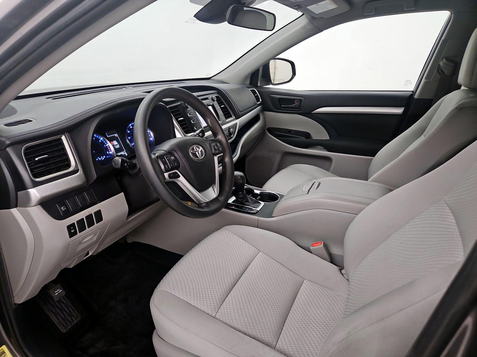 Thumbnail: 2019 Toyota Highlander - 11