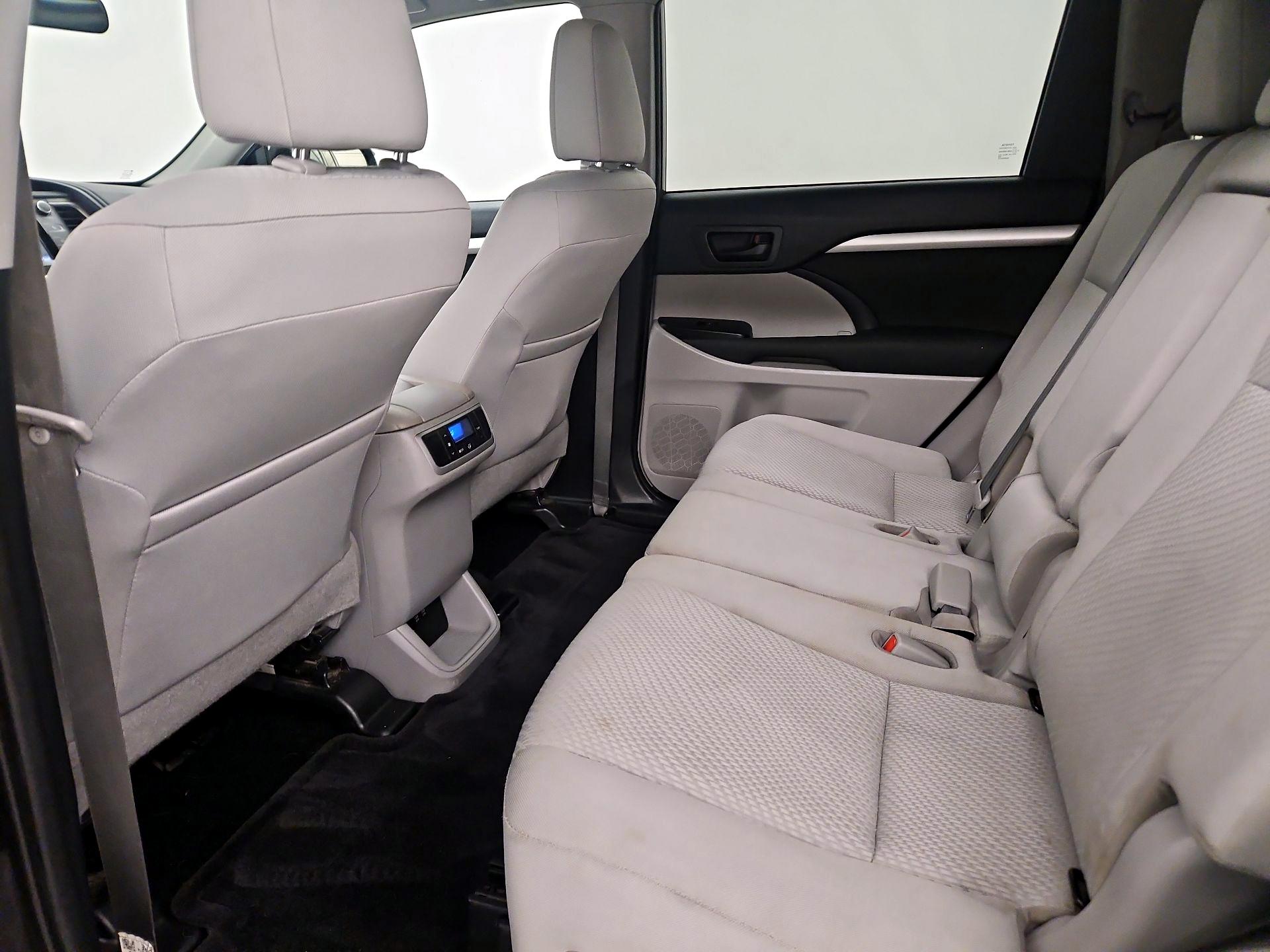 Thumbnail: 2019 Toyota Highlander - 19