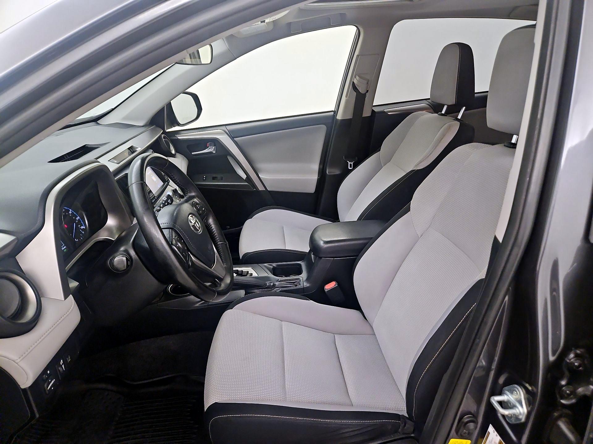 Thumbnail: 2018 Toyota RAV4 - 11