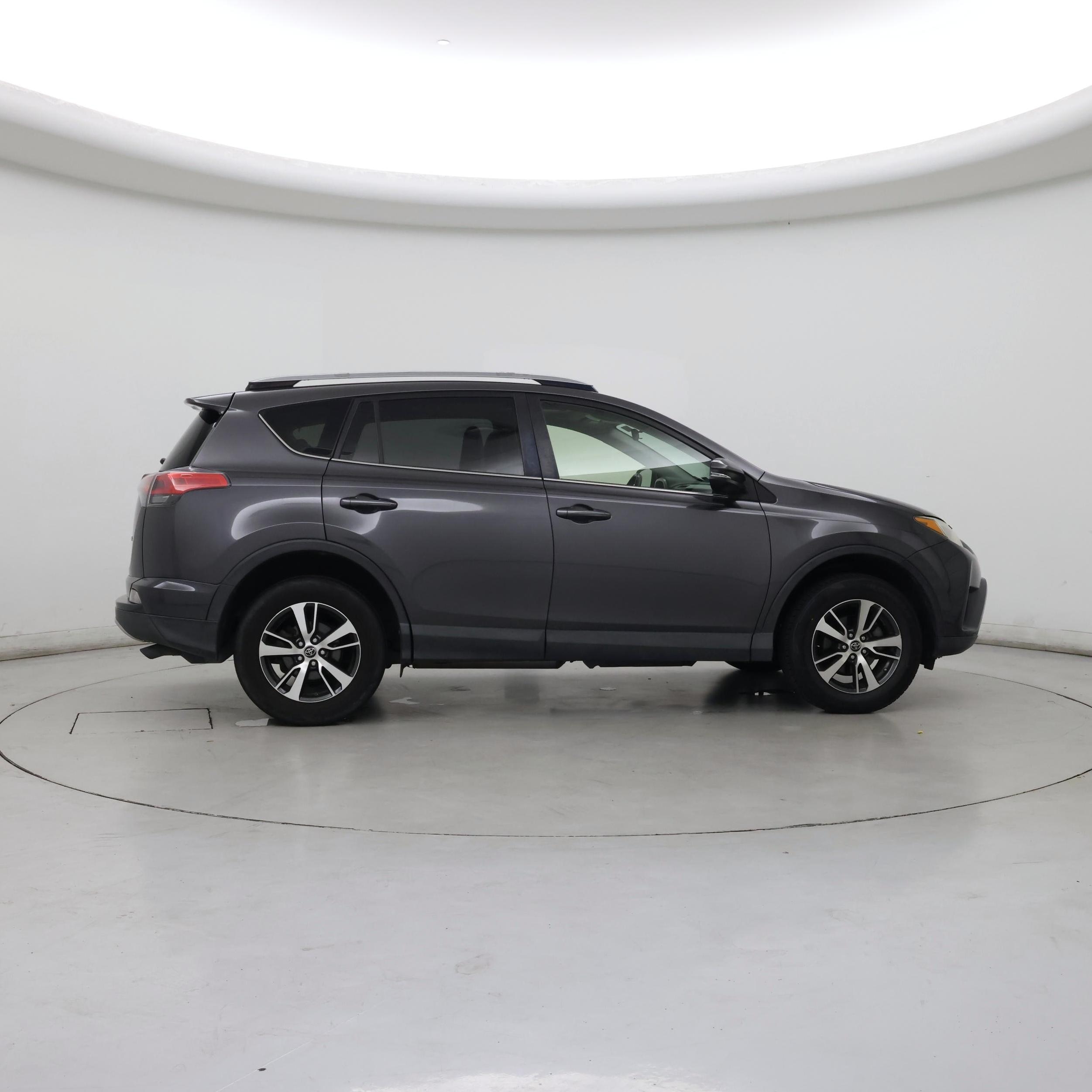 Thumbnail: 2018 Toyota RAV4 - 7