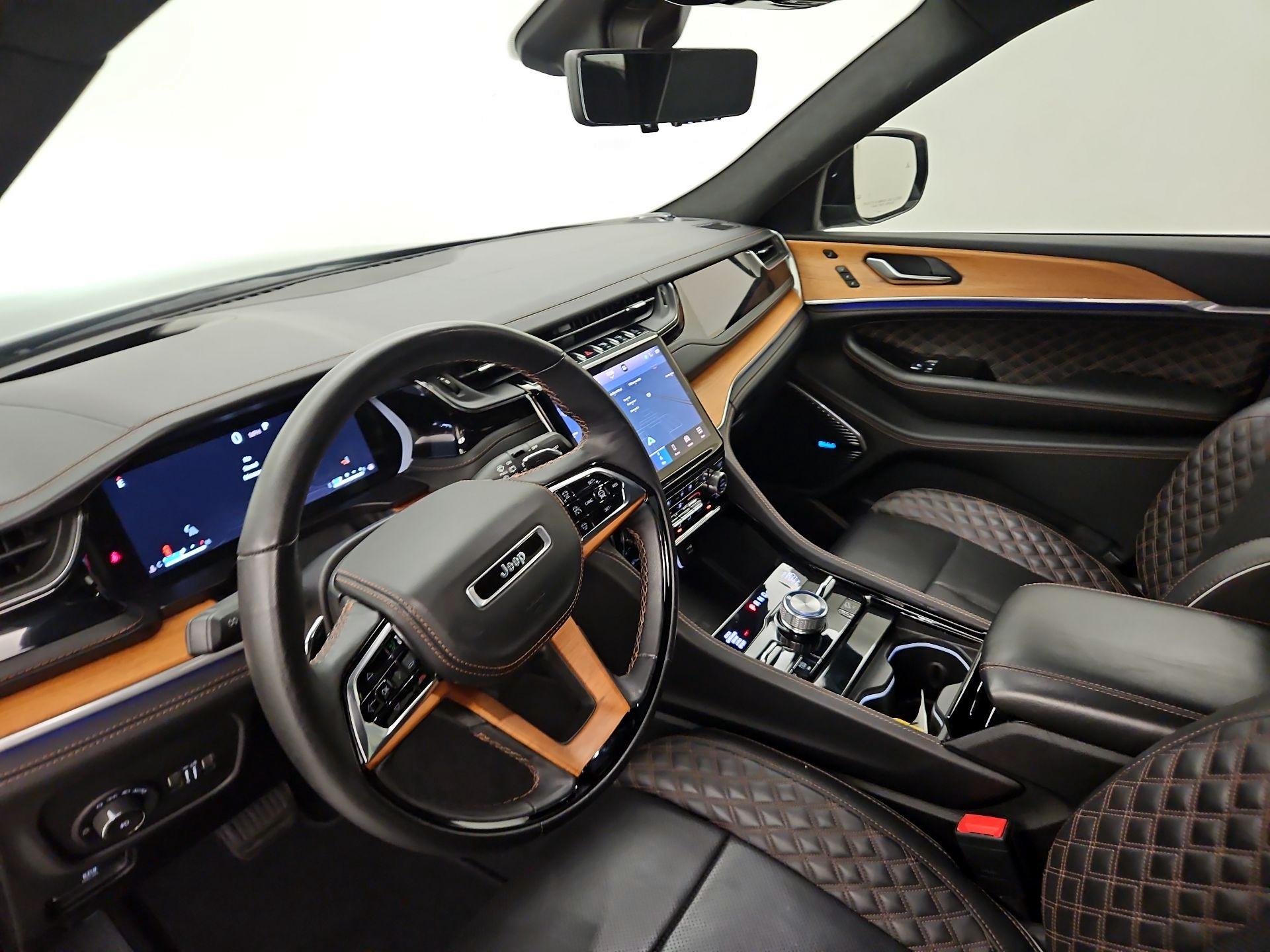 Thumbnail: 2022 Jeep Grand Cherokee - 9