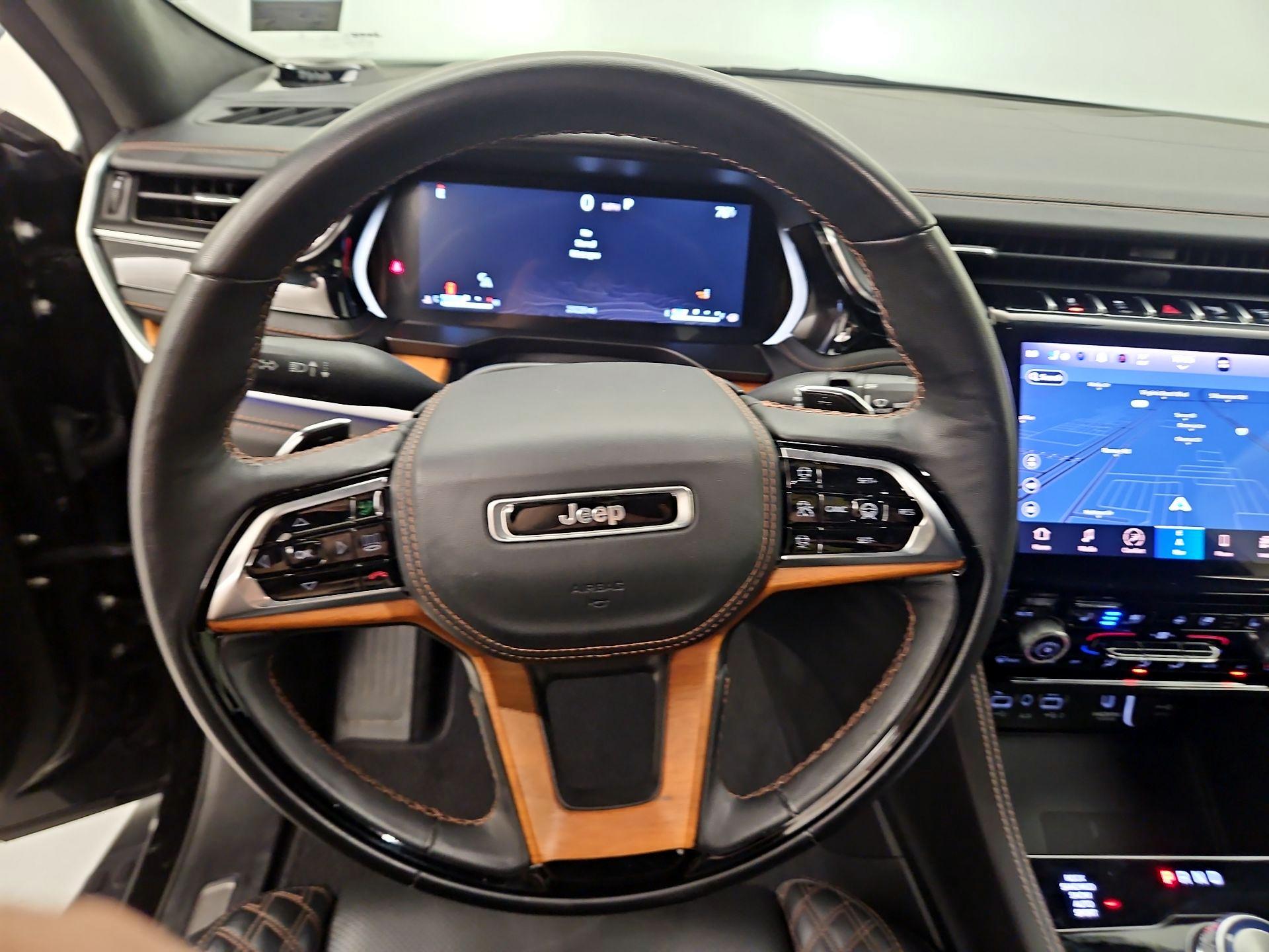 Thumbnail: 2022 Jeep Grand Cherokee - 10