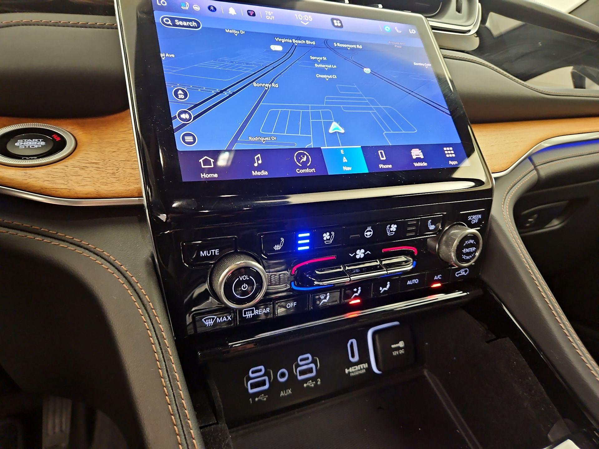 Thumbnail: 2022 Jeep Grand Cherokee - 17