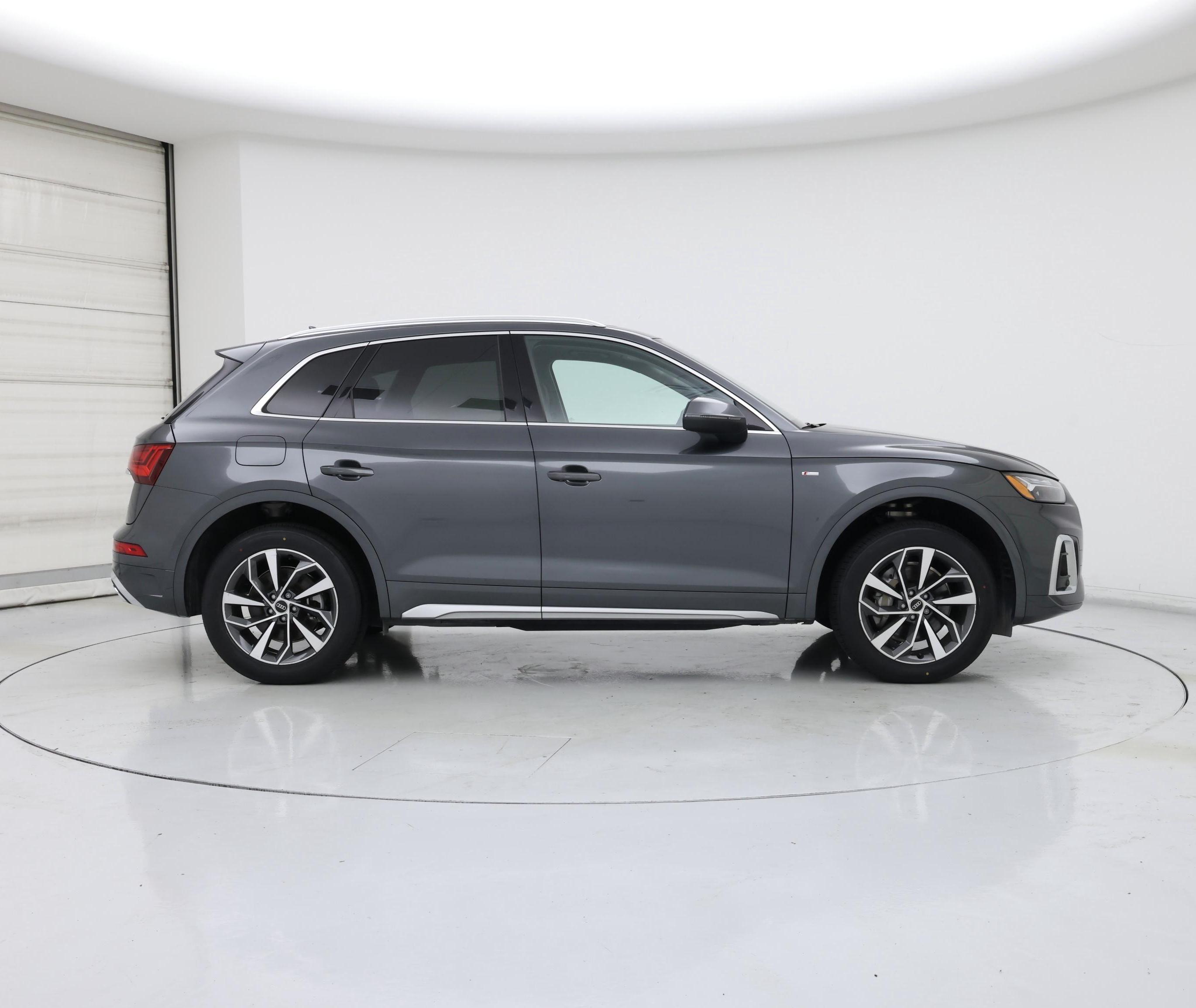 Thumbnail: 2023 Audi Q5 - 7