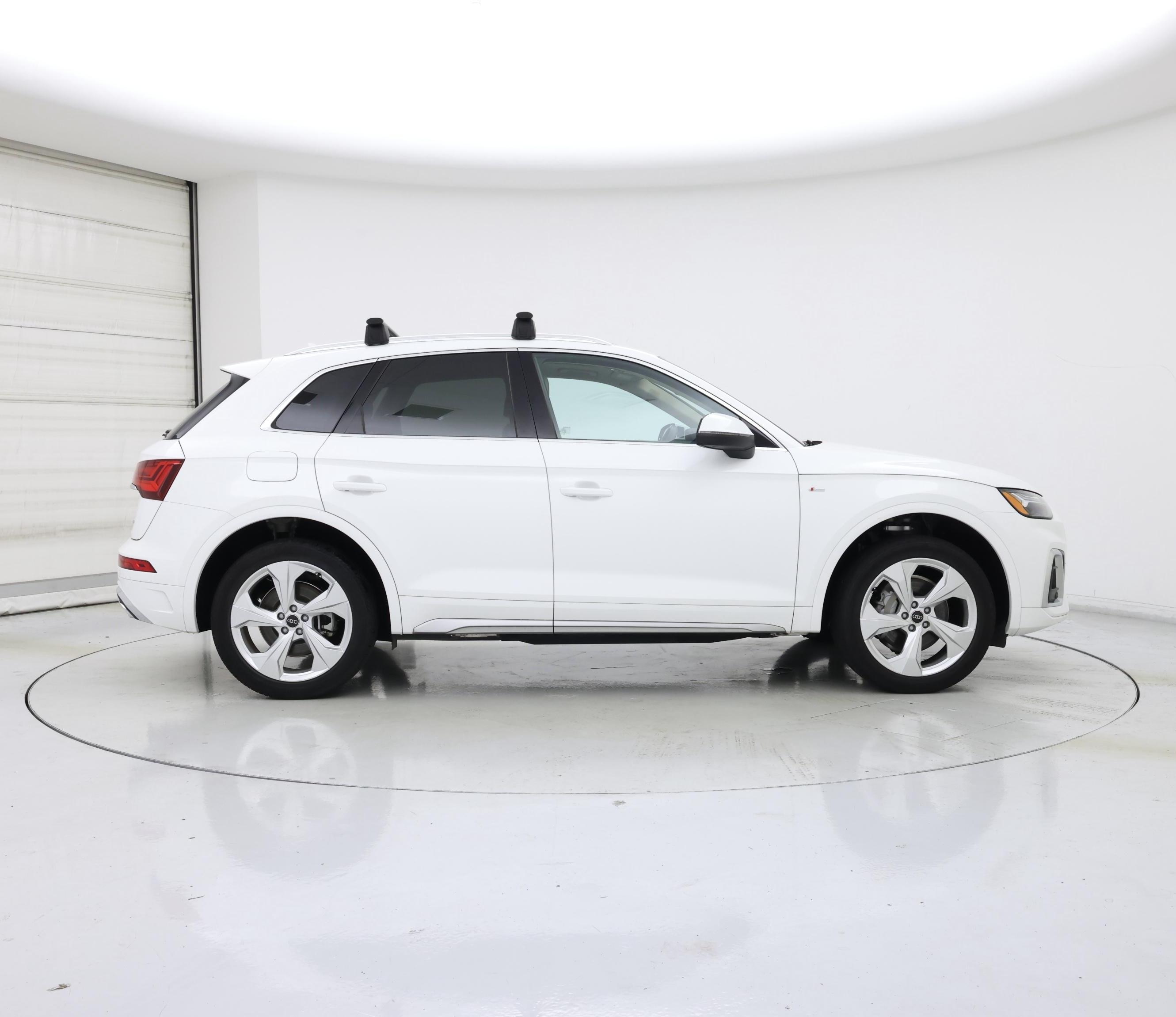 Thumbnail: 2023 Audi Q5 - 7