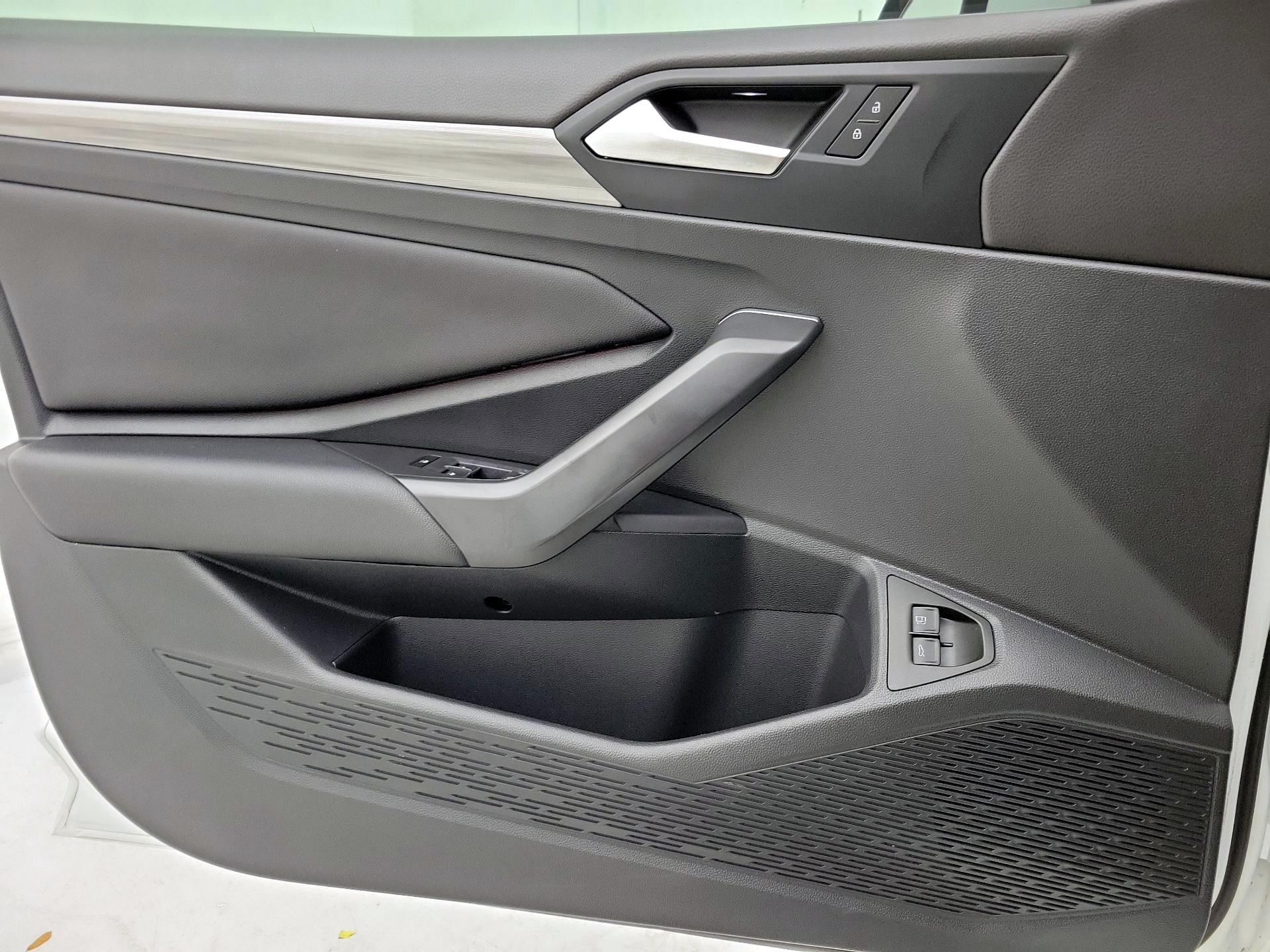 Thumbnail: 2021 Volkswagen Jetta - 12