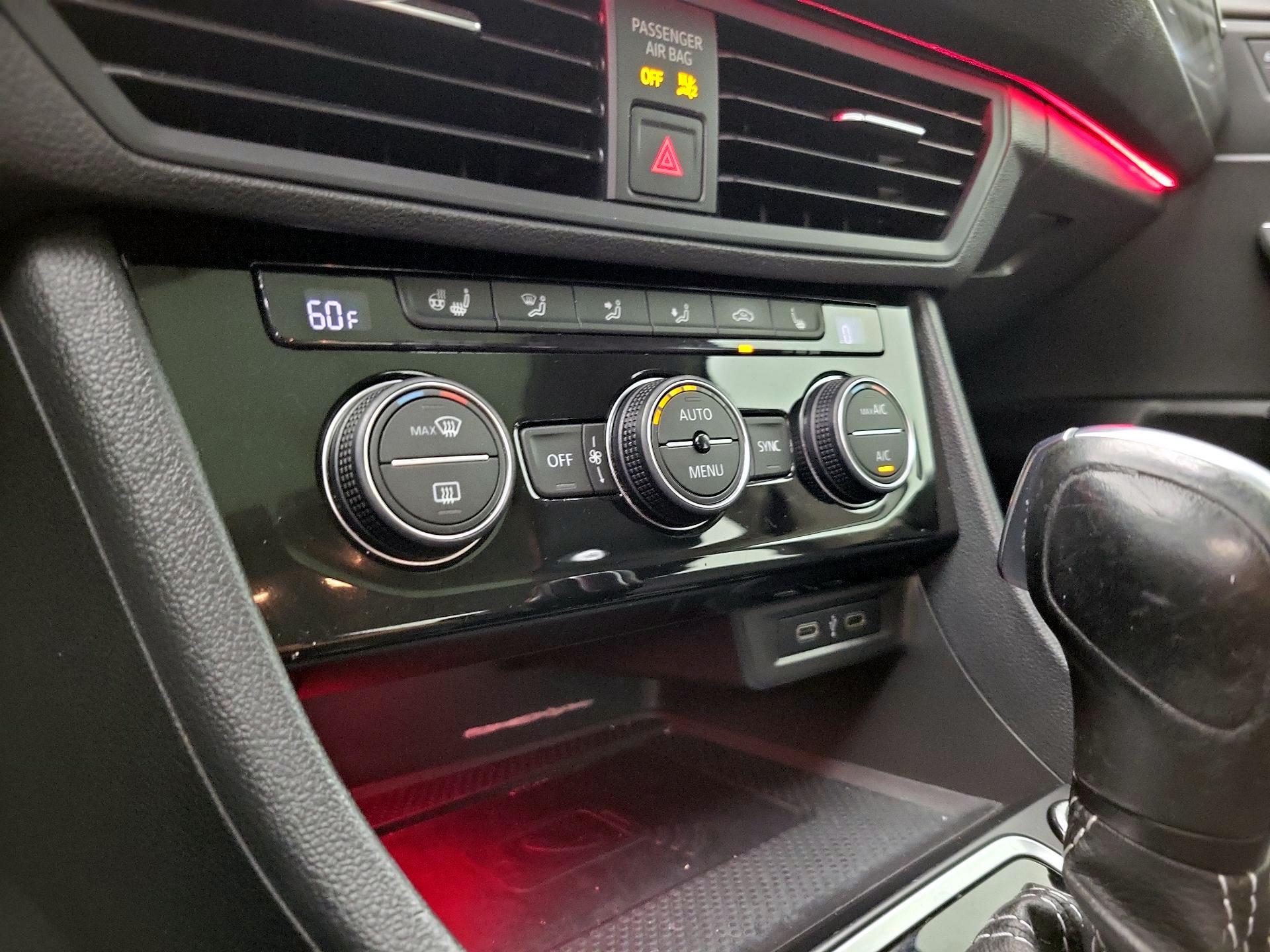 Thumbnail: 2021 Volkswagen Jetta - 16